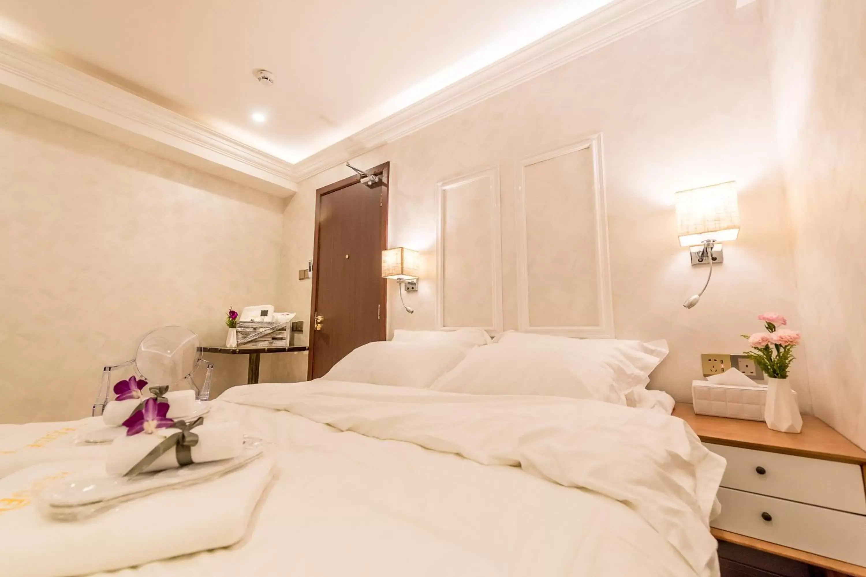 Photo of the whole room, Bed in CJ Residence