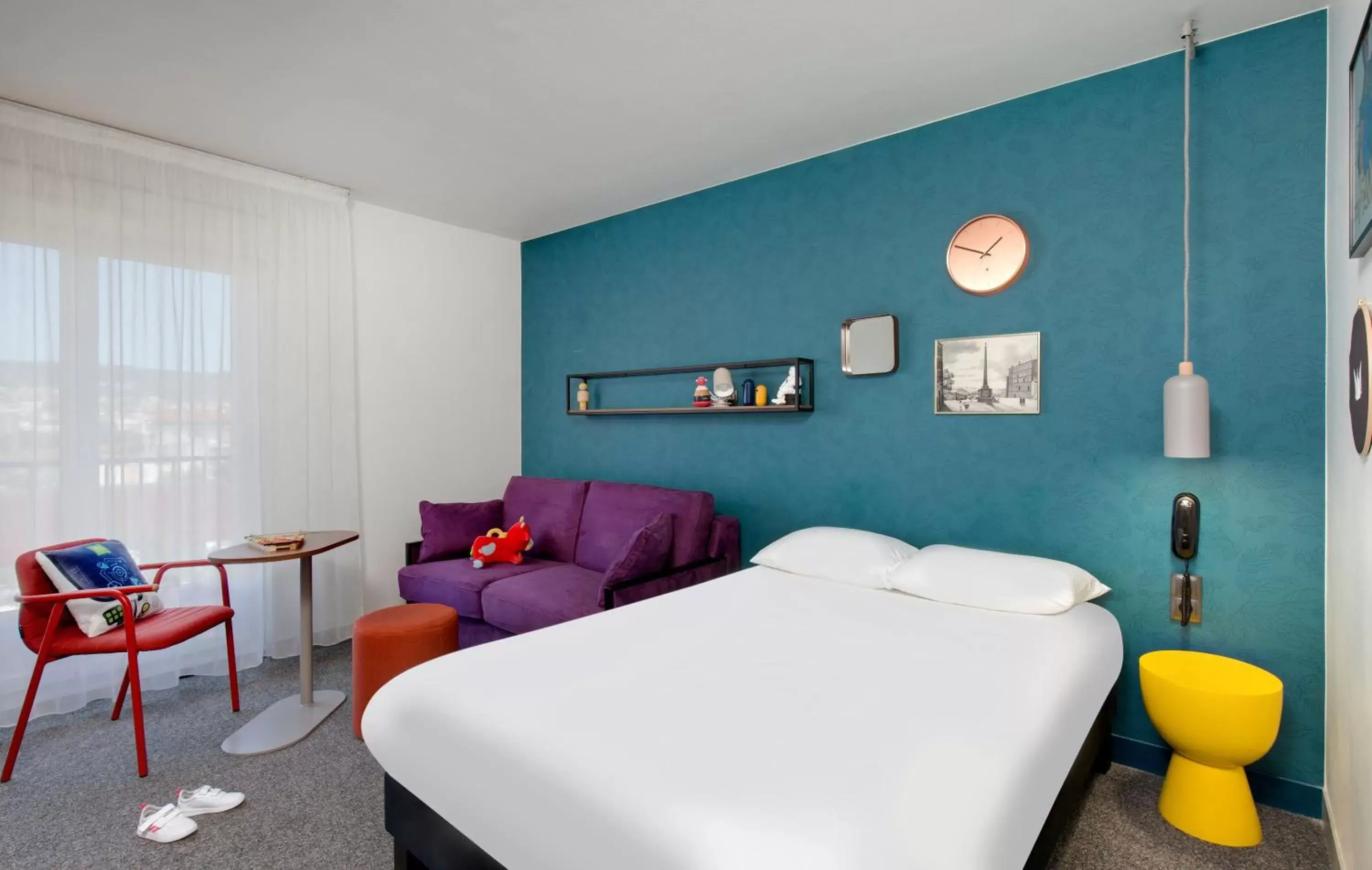 Photo of the whole room in Hôtel ibis Styles Clermont-Ferrand Gare