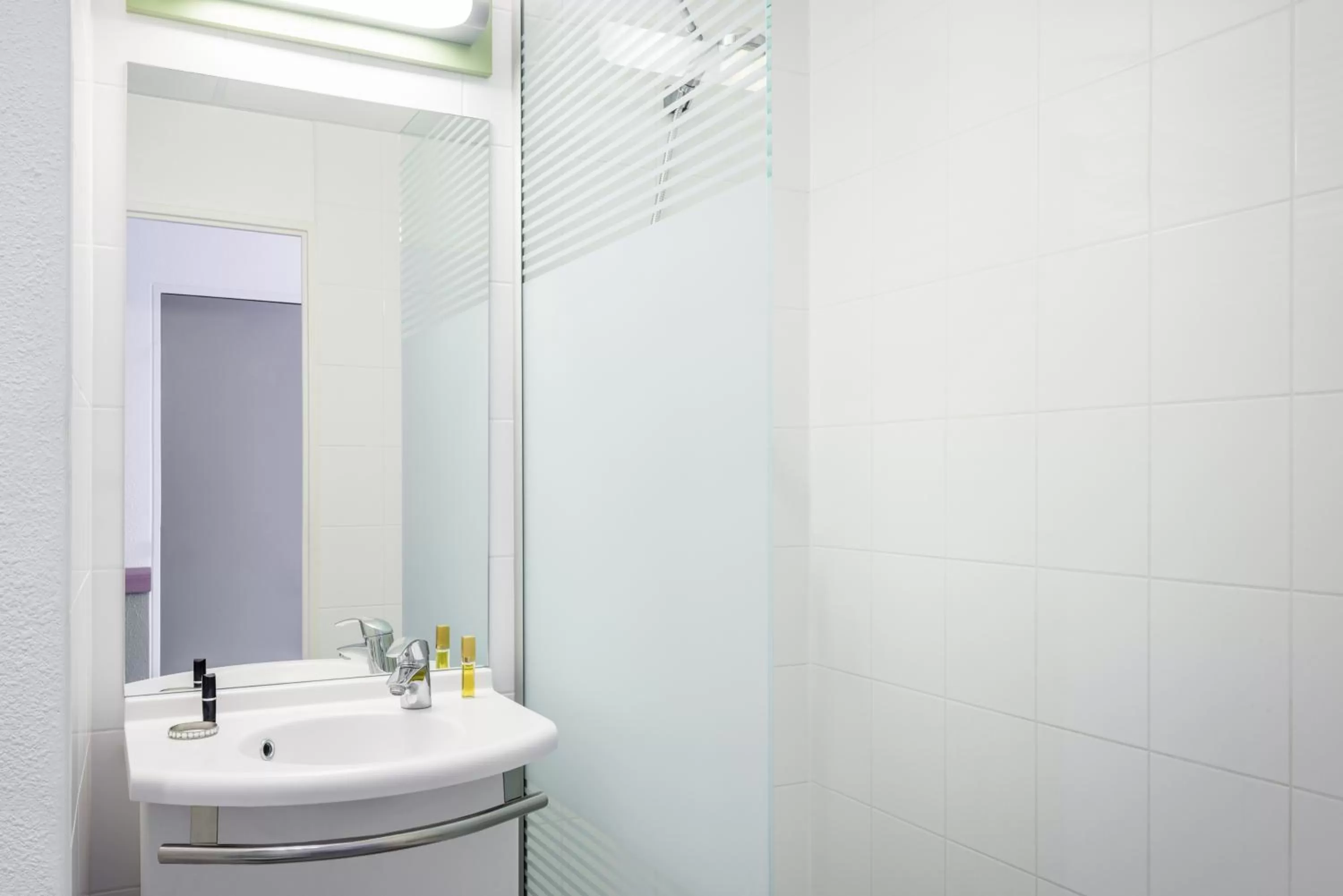 Shower in Greet Hotel Evreux Centre - Route de Normandie by Accor