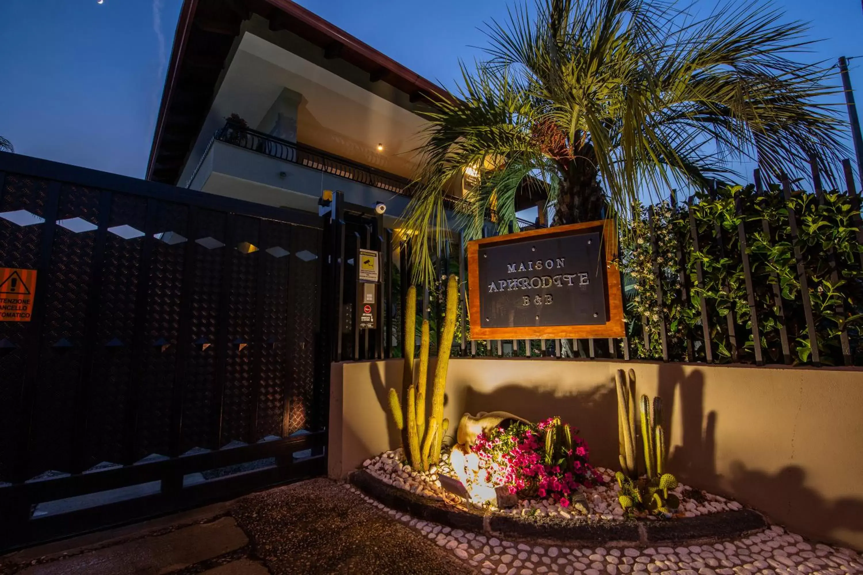 Facade/entrance in Maison Aphrodite