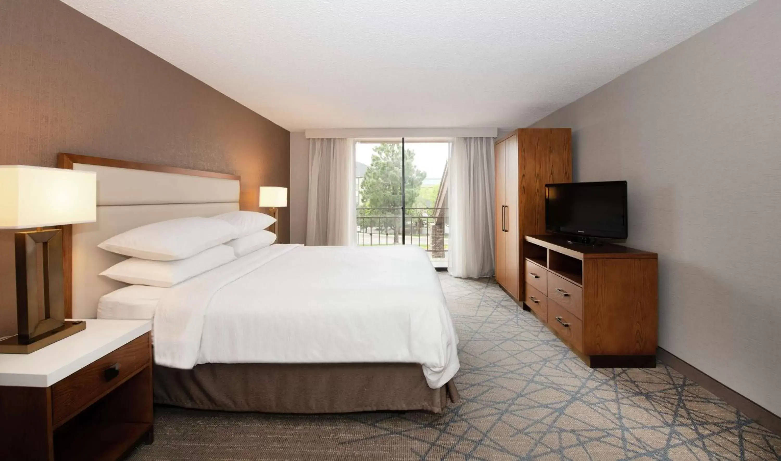 Bedroom in Embassy Suites by Hilton Colorado Springs
