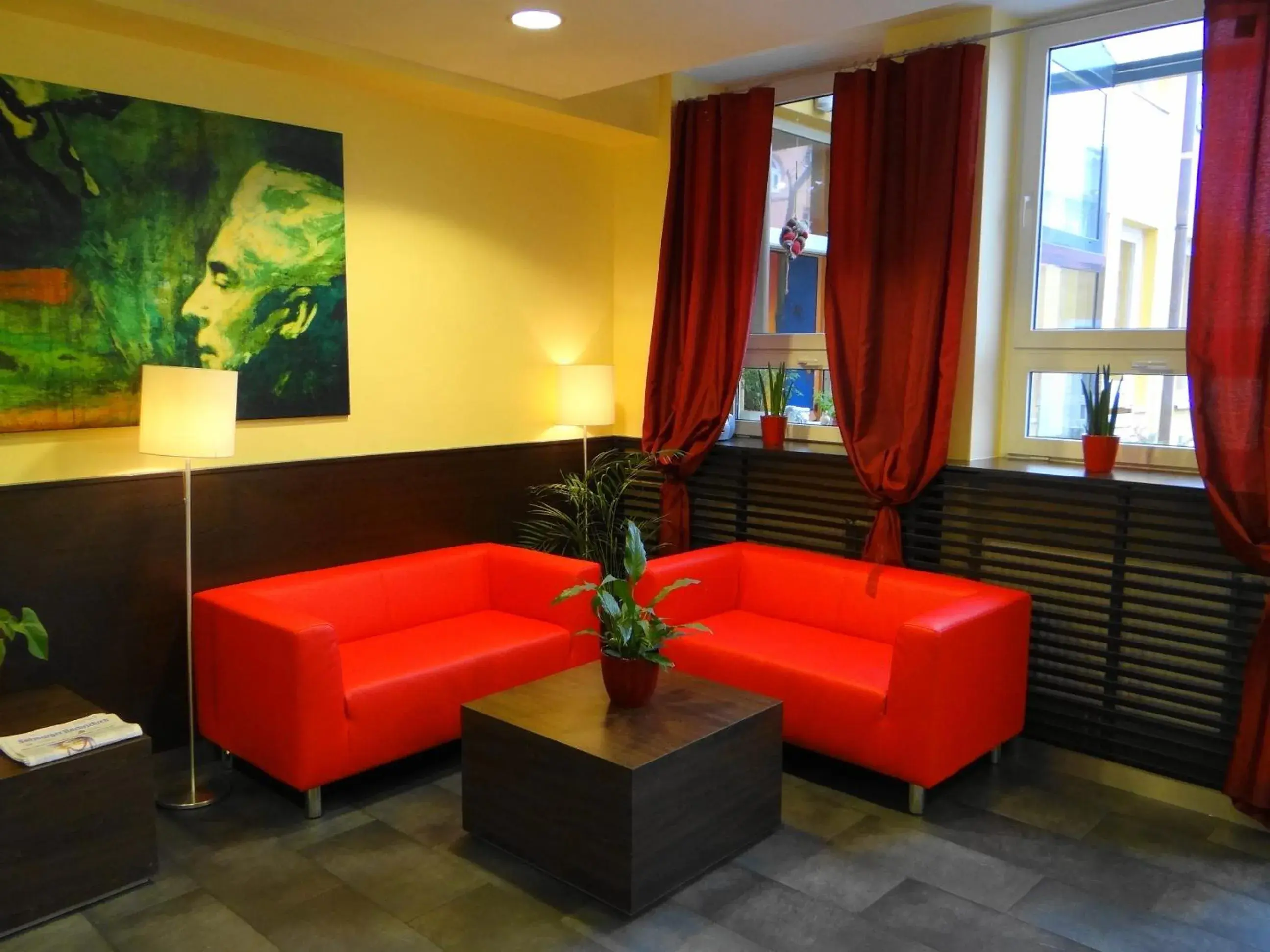 Lounge or bar, Seating Area in Plaza INN Salzburg City