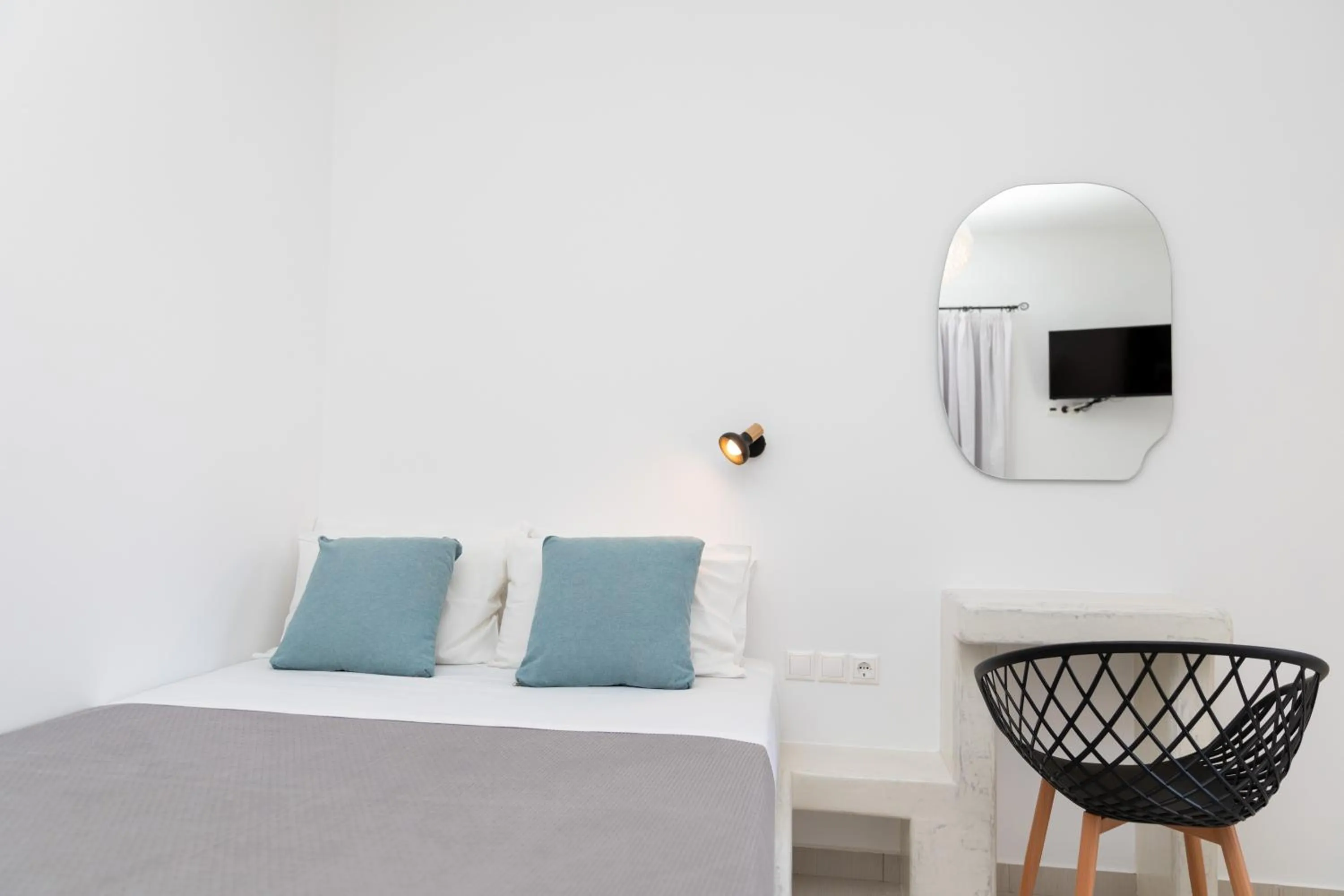 Bed in Depis Place and Apartments