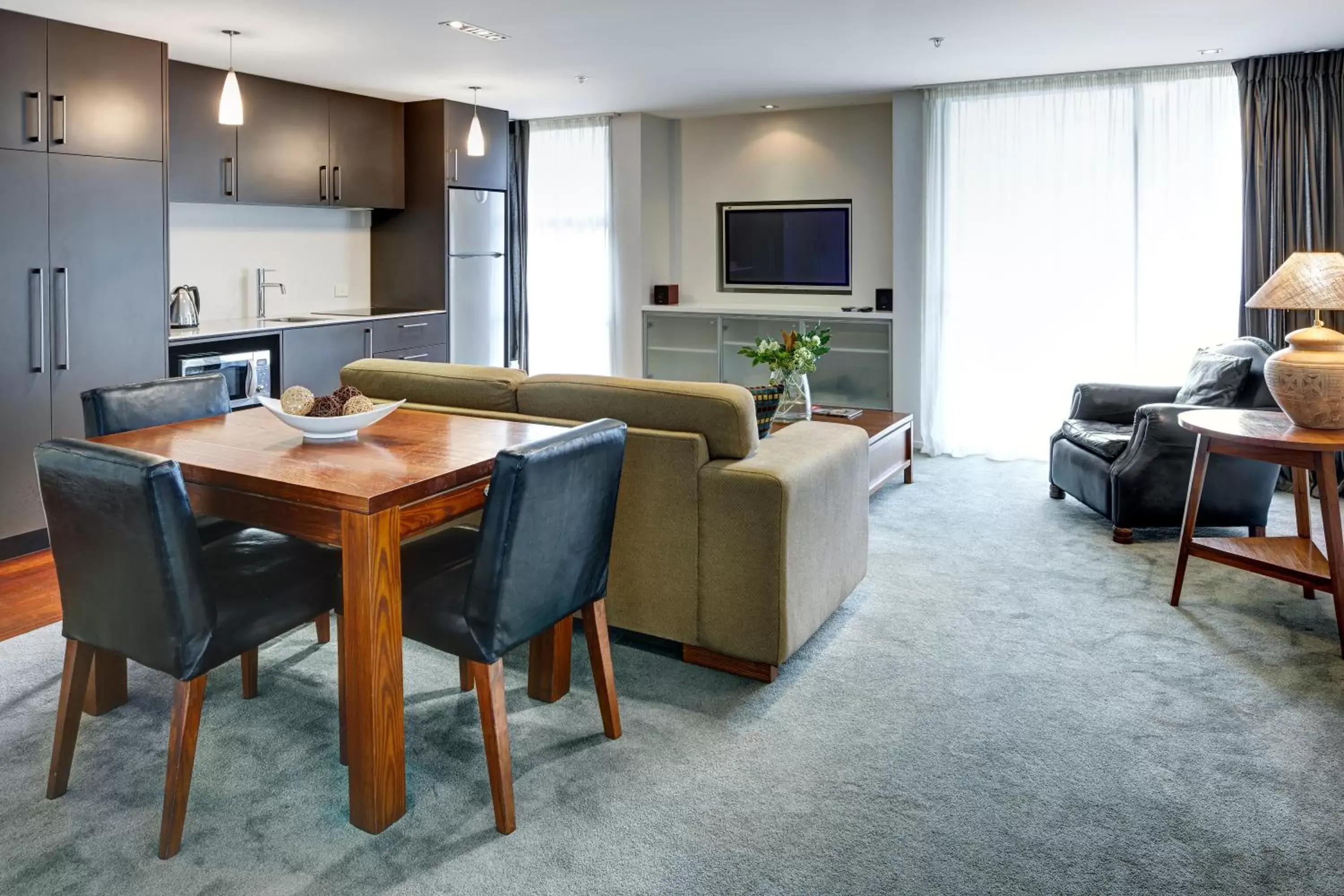 Living room, Seating Area in Picton Yacht Club Hotel