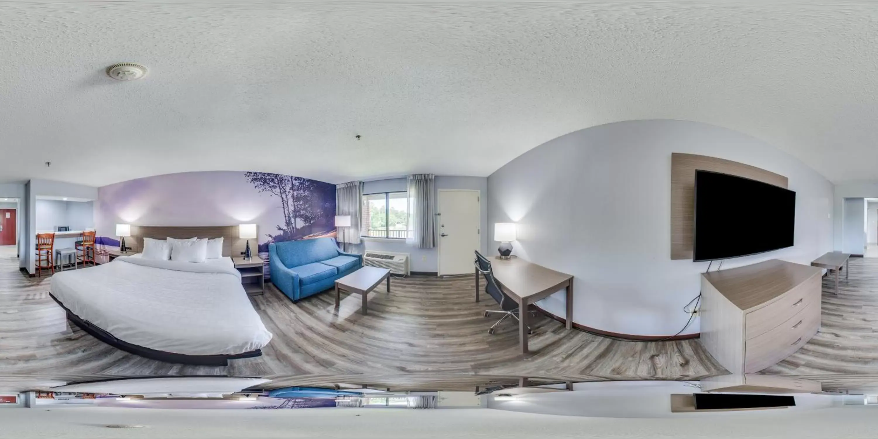 Standard King Room with Balcony and Lake View - Non Smoking in Clarion Pointe on the lake Clarksville-South Hill West Standard King Room with Balcony and Lake View - Non Smoking in Clarion Pointe on the lake Clarksville-South Hill West