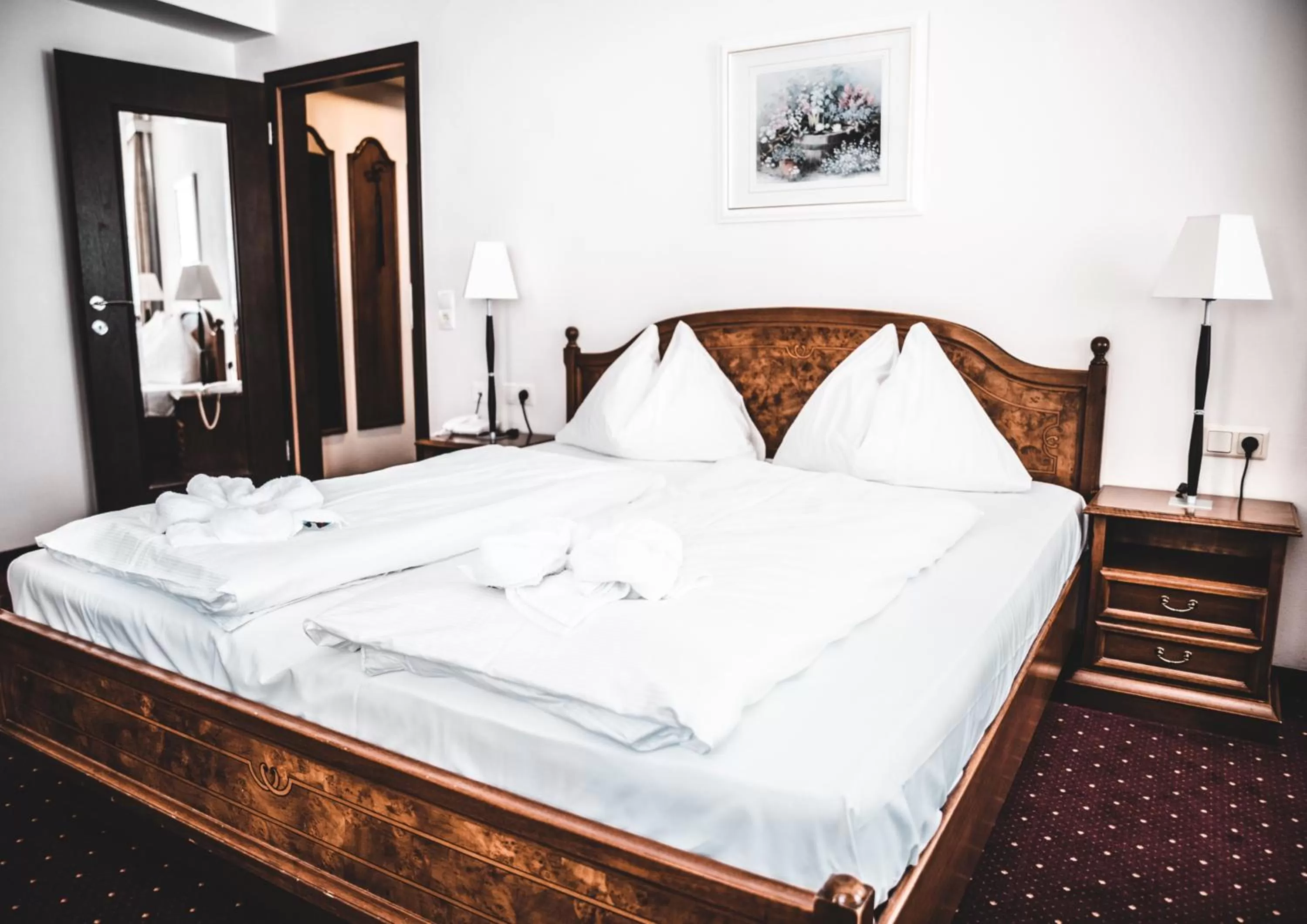Bed in Cella Central Historic Boutique Hotel