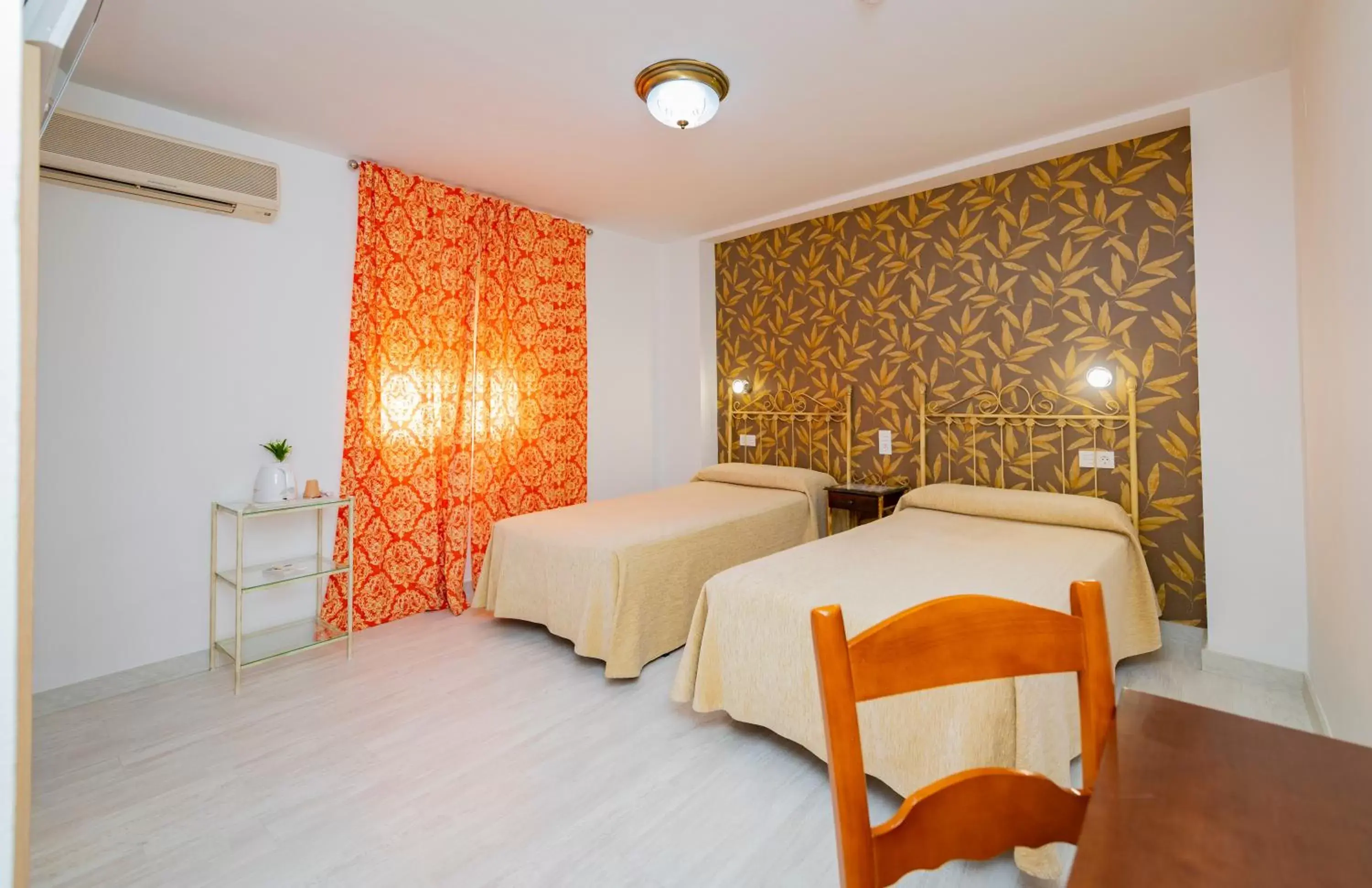 Property building, Bed in Hotel Manzanito
