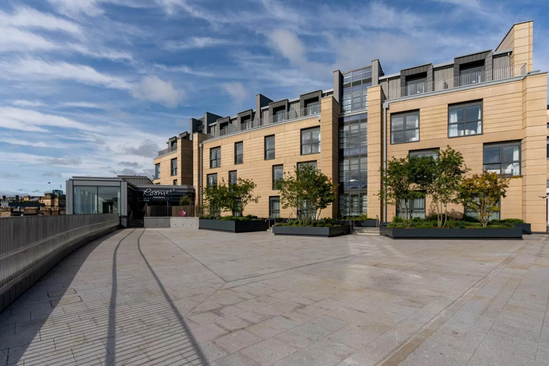 Property building in Roomzzz Edinburgh