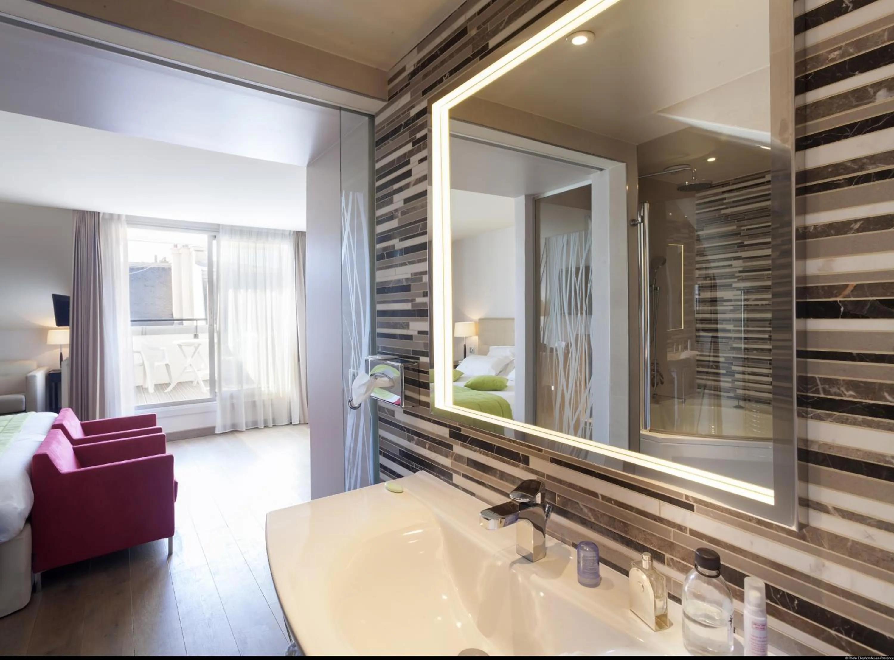 Bathroom in Hotel de L'Universite