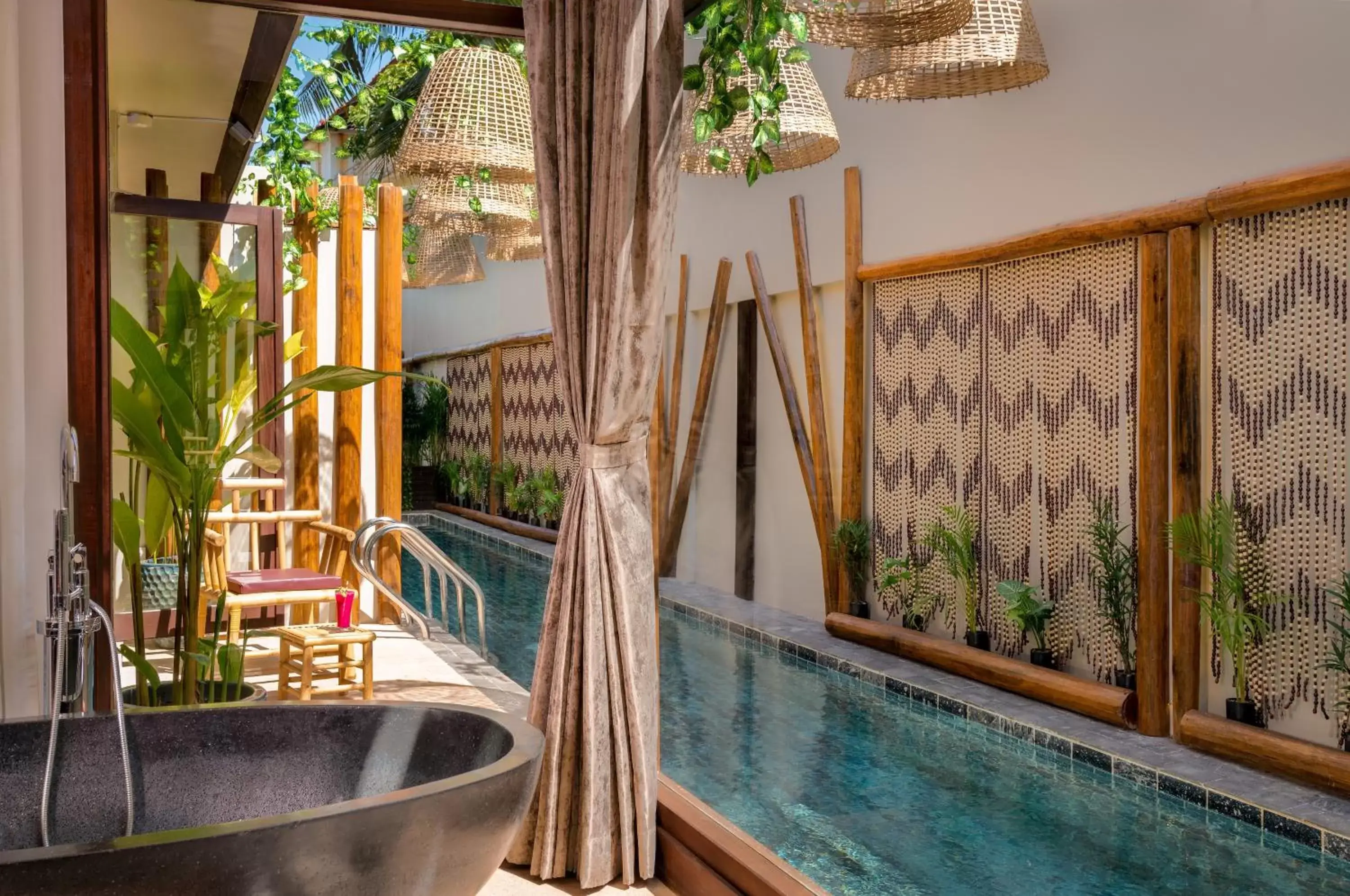 Swimming pool in Heritage Suites Hotel Swimming pool in Heritage Suites Hotel