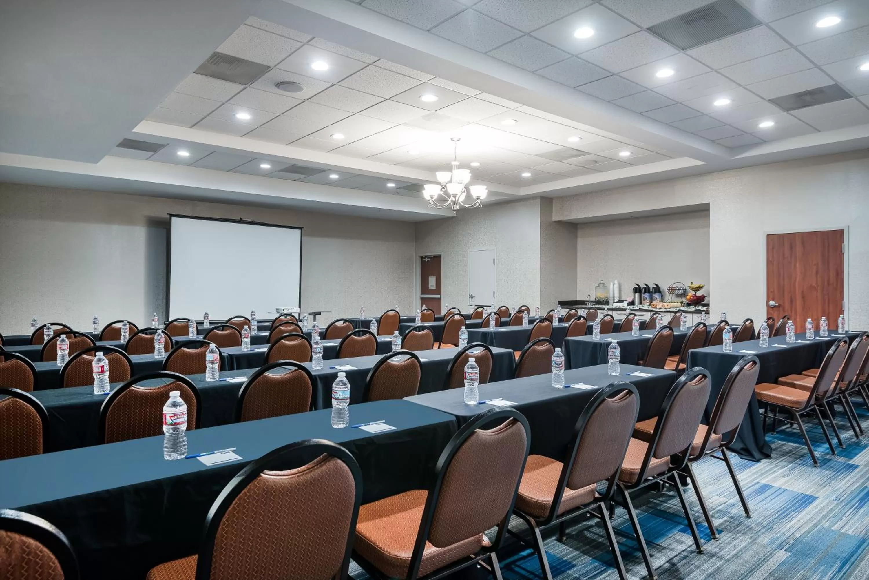 Meeting/conference room in Holiday Inn Express Ontario by IHG
