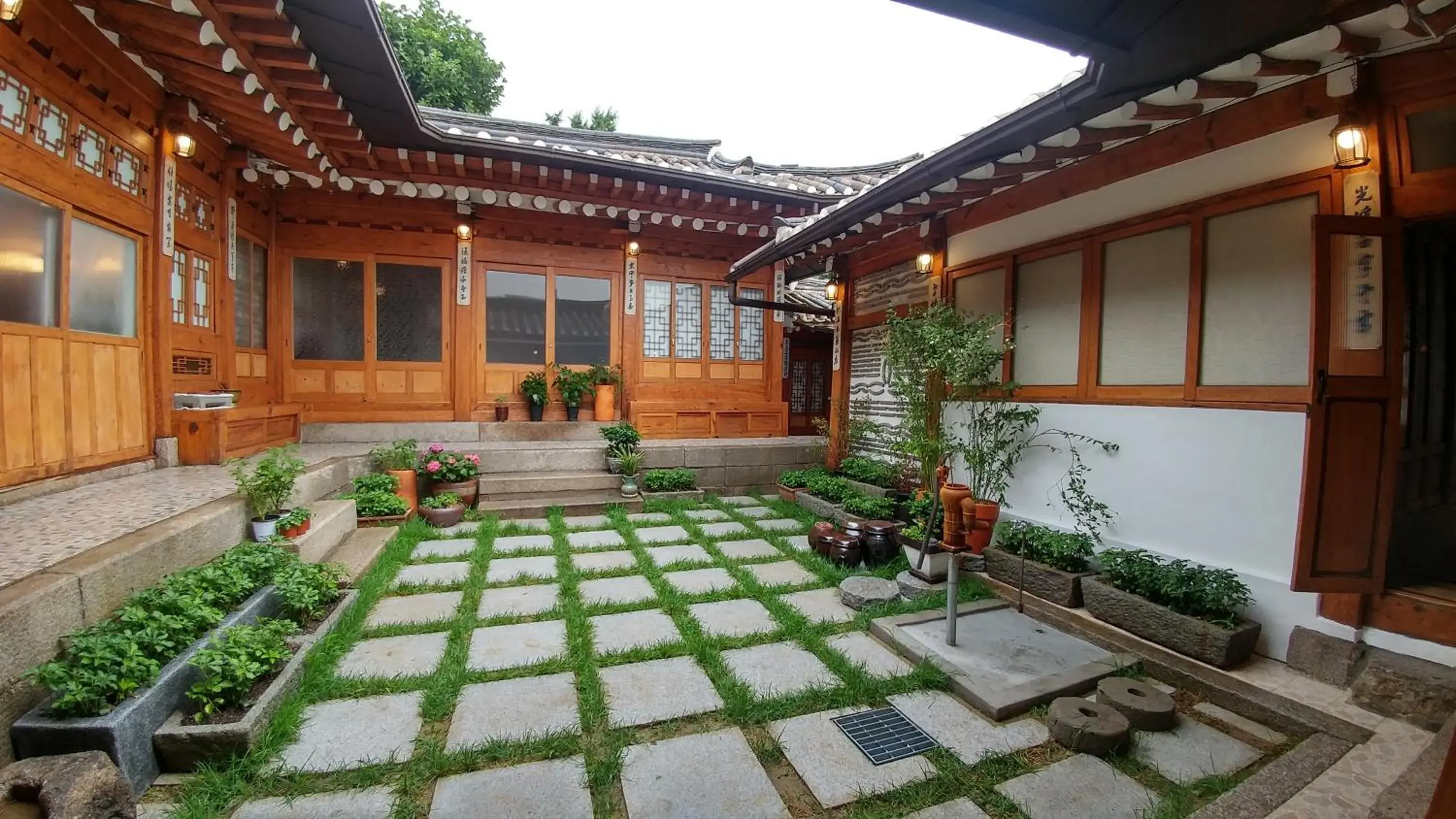 Property building in Bukchon Sosunjae Hanok Guesthouse