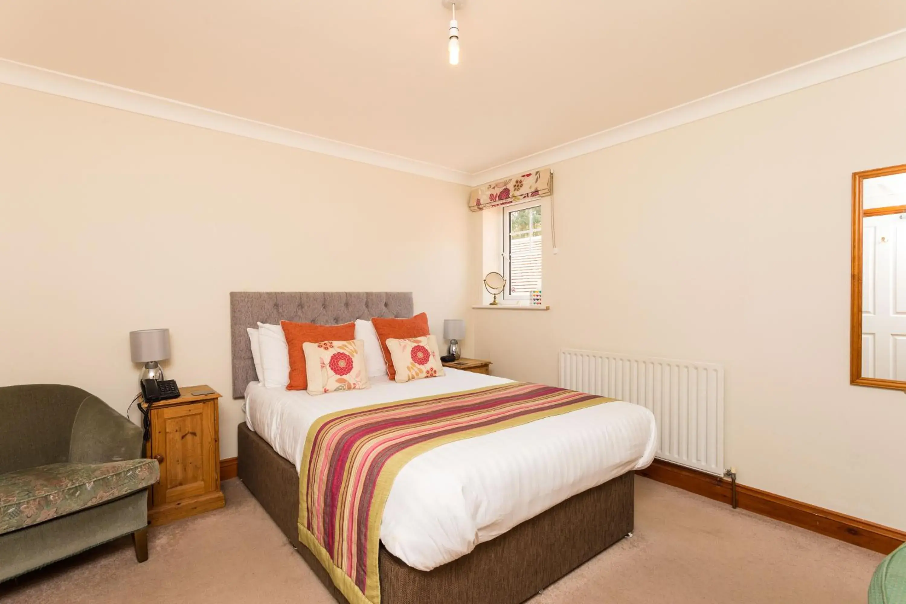 Standard Double Room in The Lawn Guest House Gatwick
