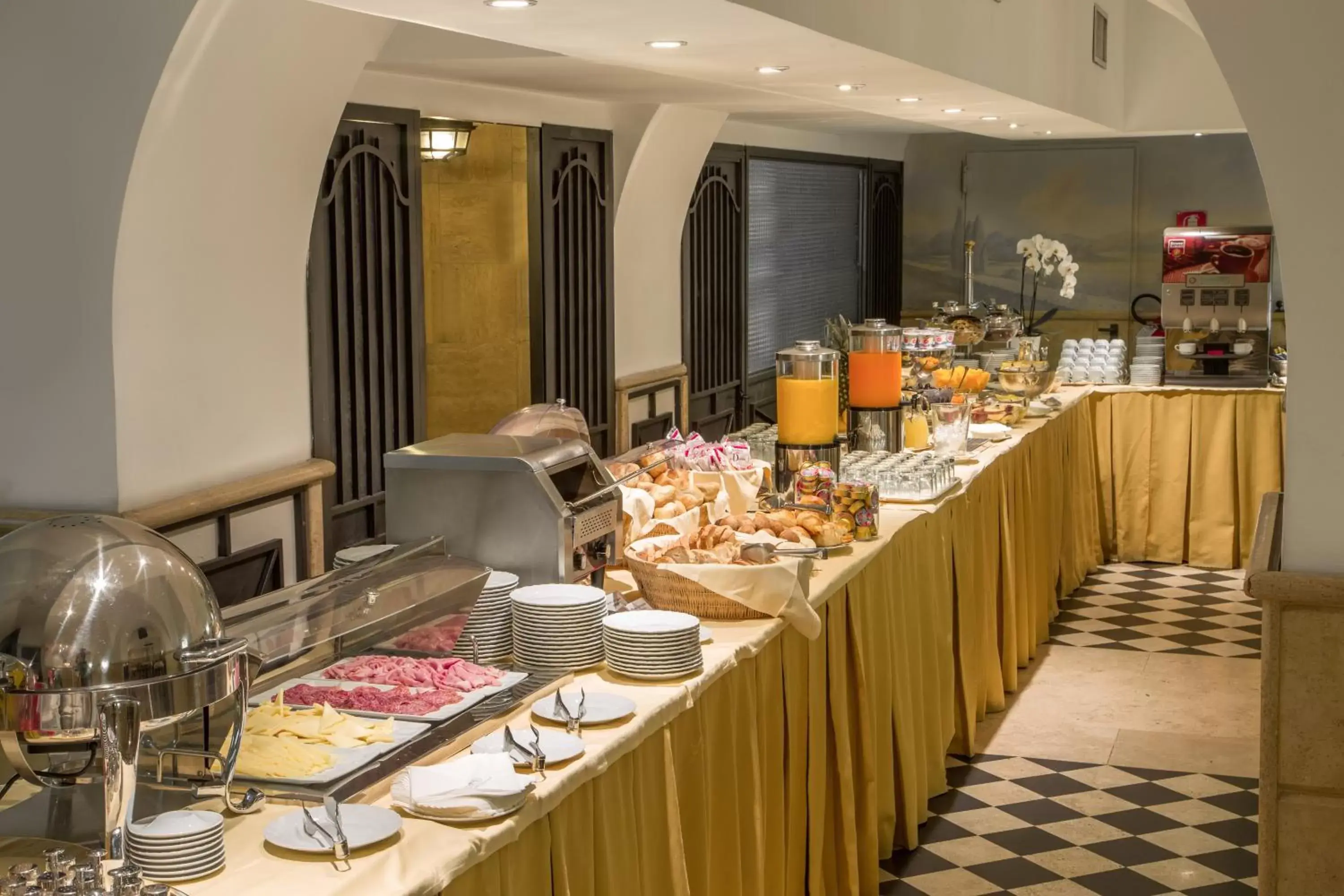 Buffet breakfast in Hotel Savoy