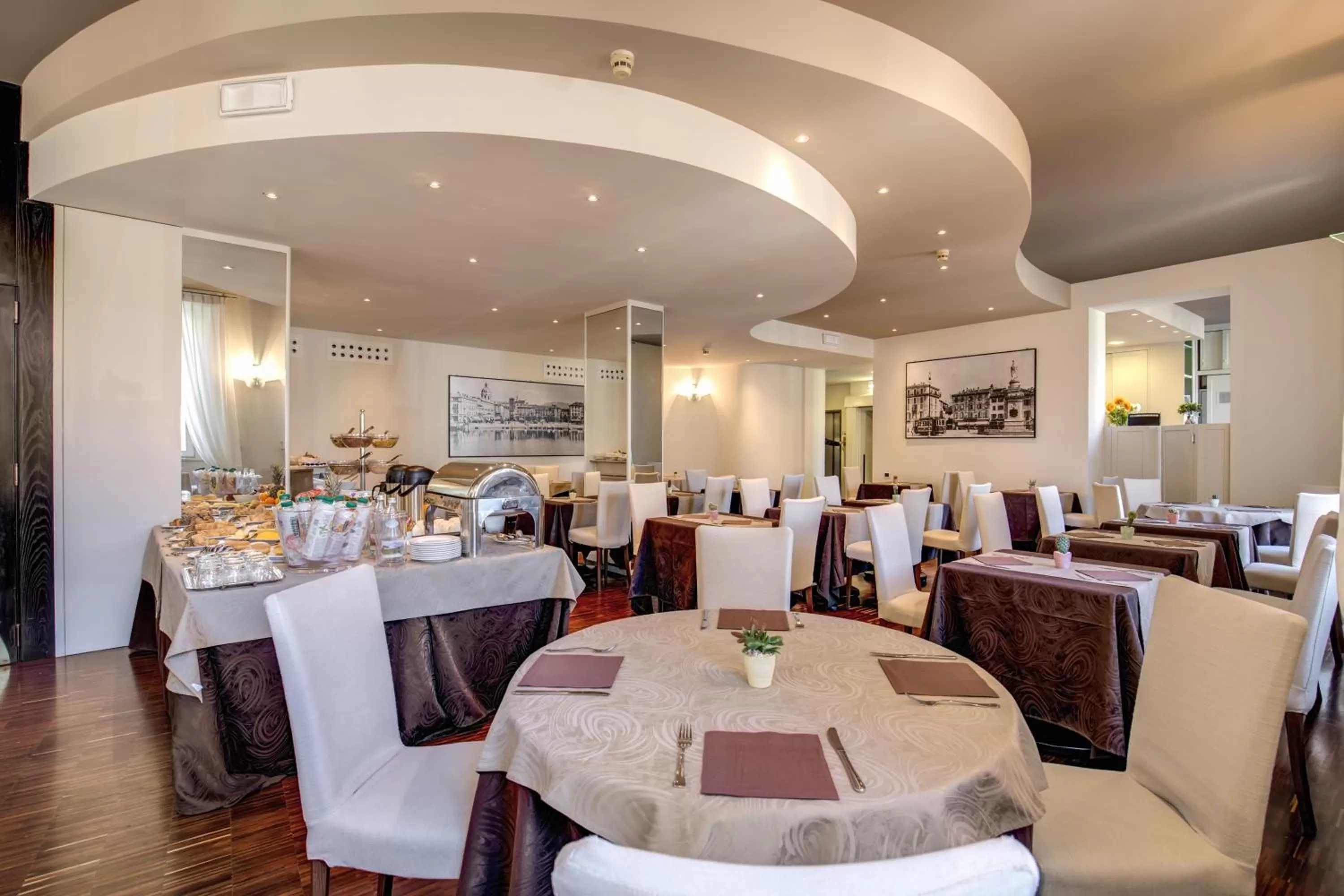 Restaurant/places to eat in Albergo Firenze