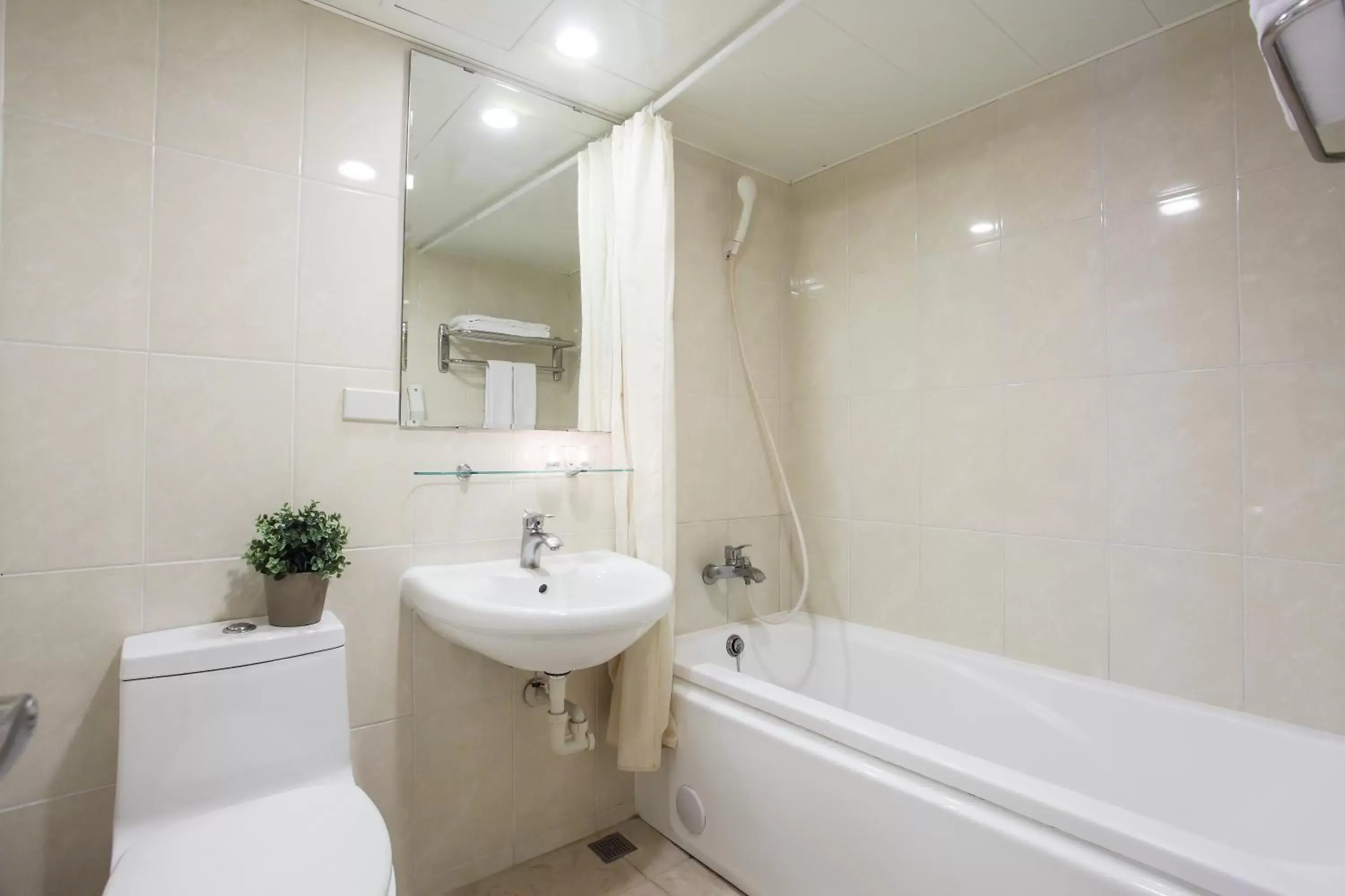 Bathroom in Ful Won Hotel Bathroom in Ful Won Hotel