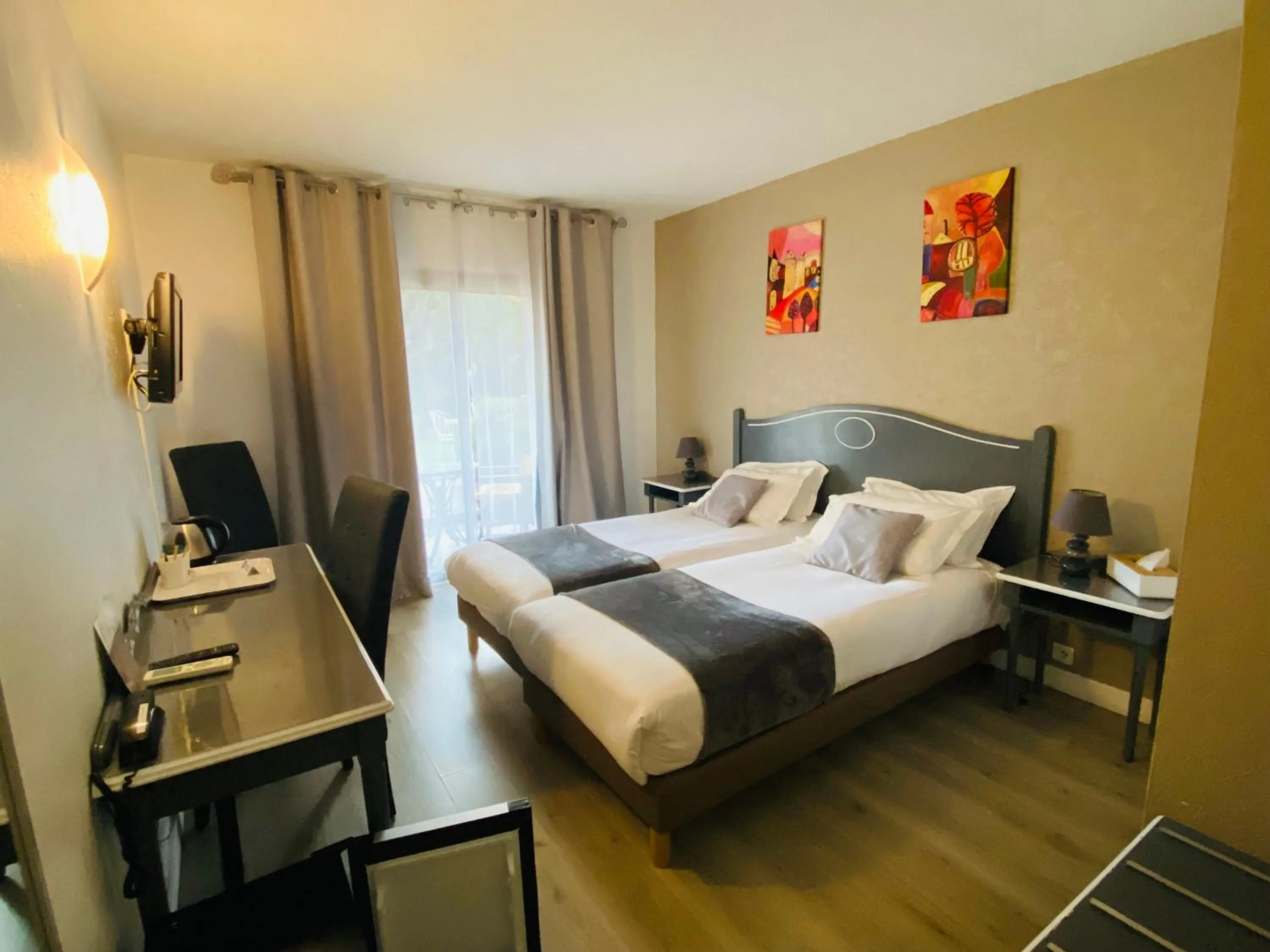 View (from property/room), Bed in Le Floréal