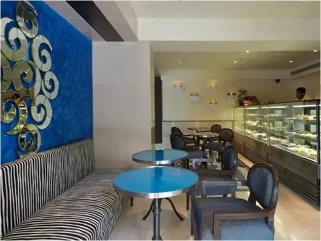 Restaurant/places to eat, Lounge/Bar in Blue Diamond Pune IHCL SeleQtions