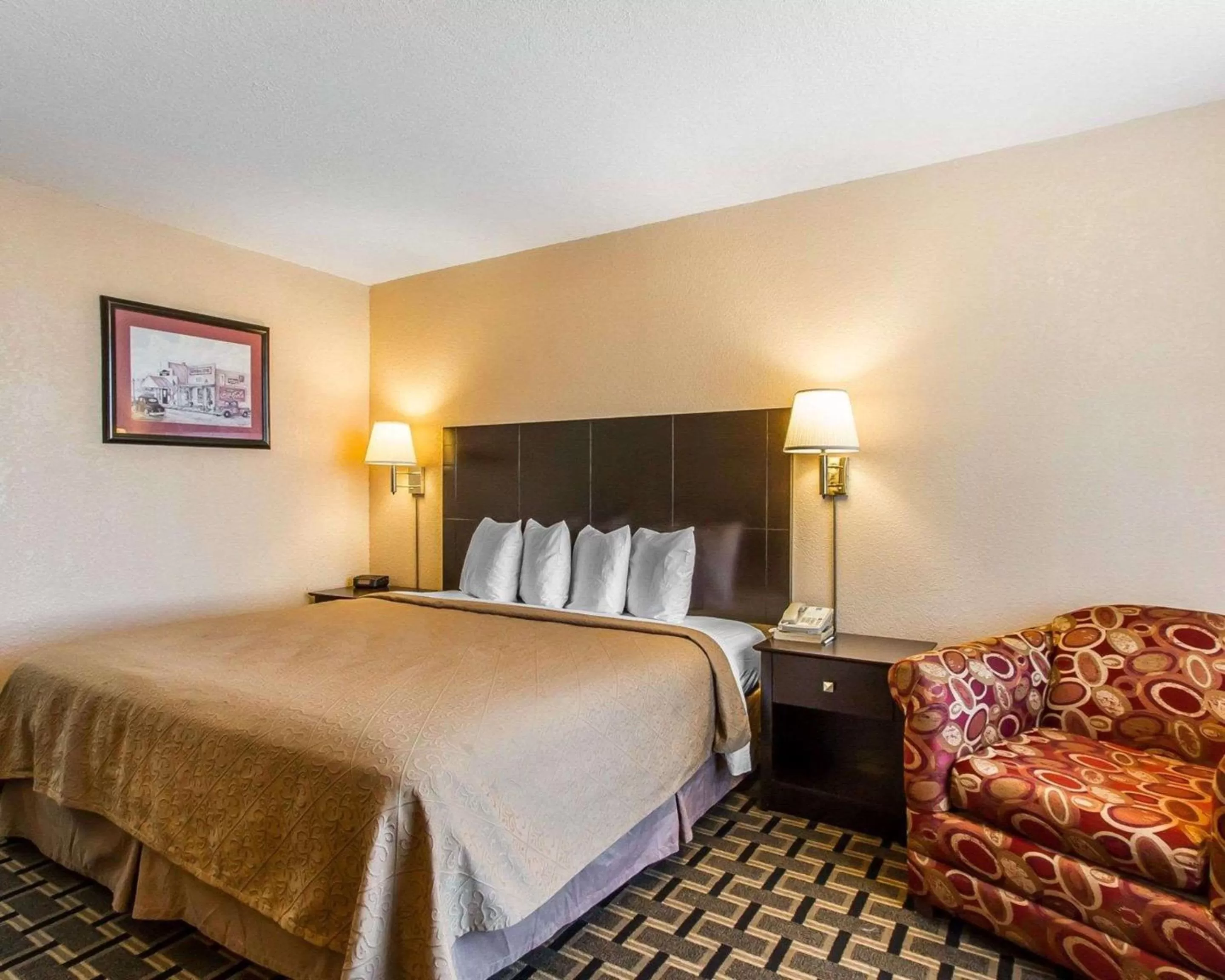 Photo of the whole room in Quality Inn Ada near University