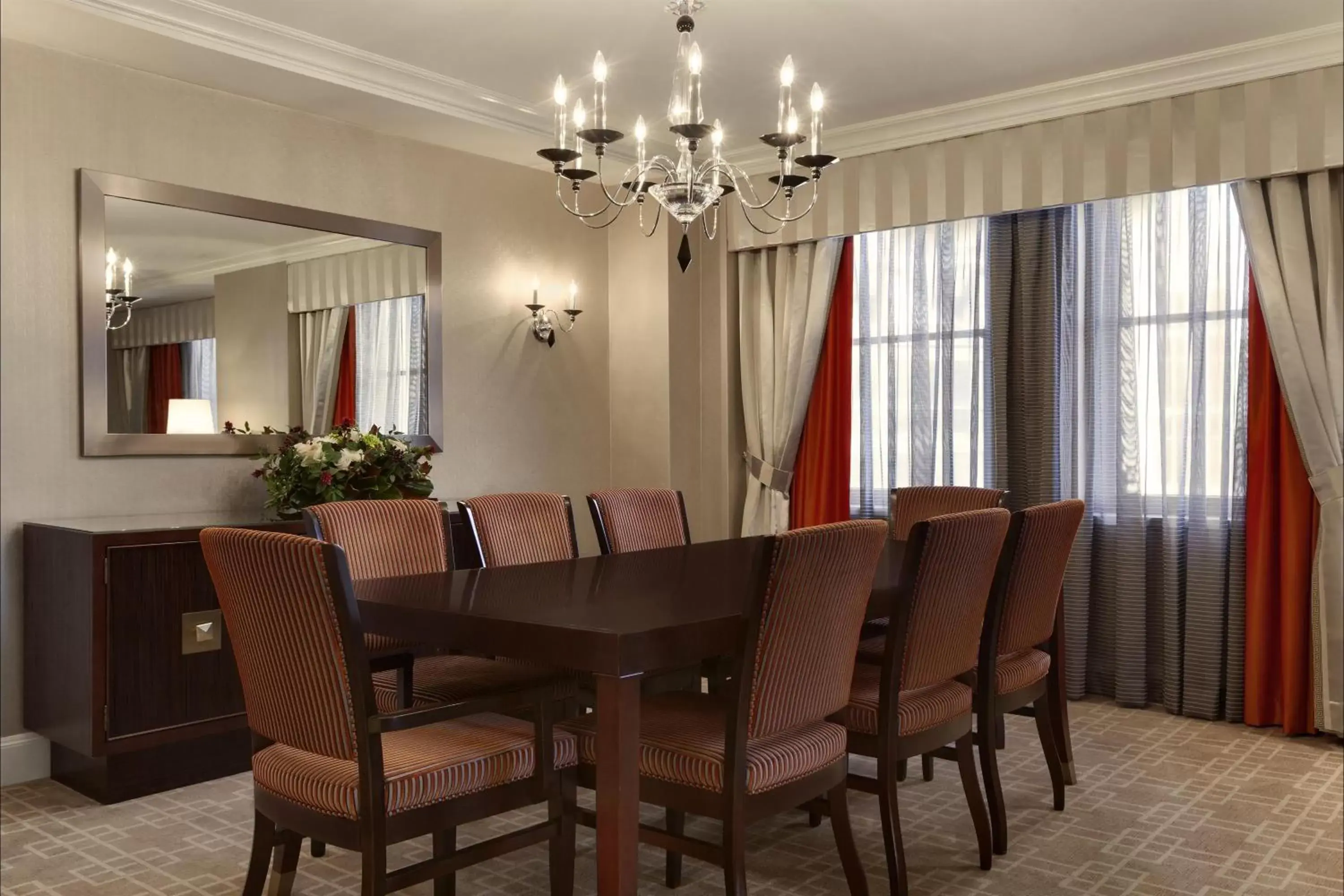 Dining Area in Fairmont Royal York Hotel