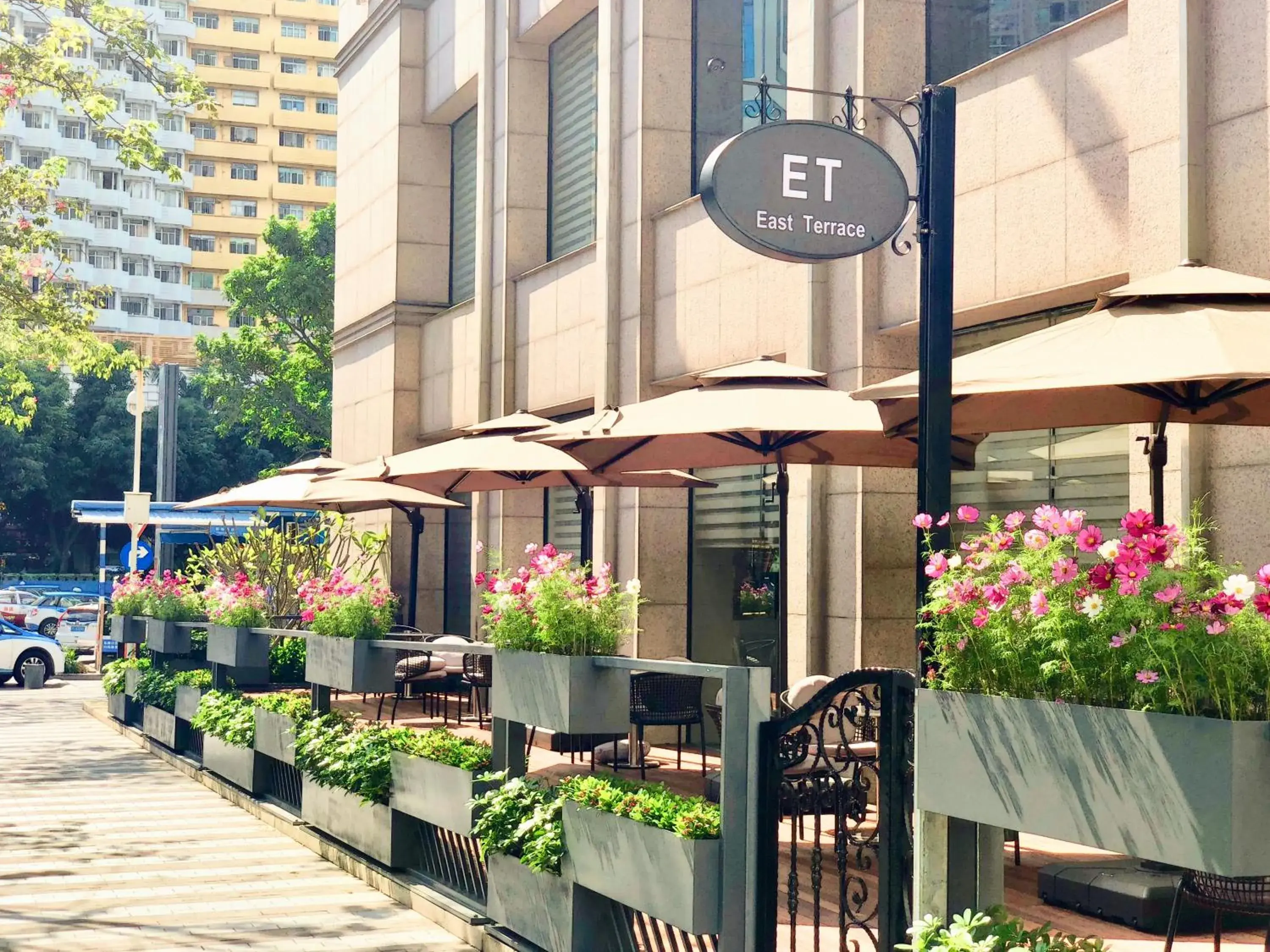 Lounge or bar in Grand Skylight Hotel Shenzhen Zhonghang Lounge or bar in Grand Skylight Hotel Shenzhen Zhonghang