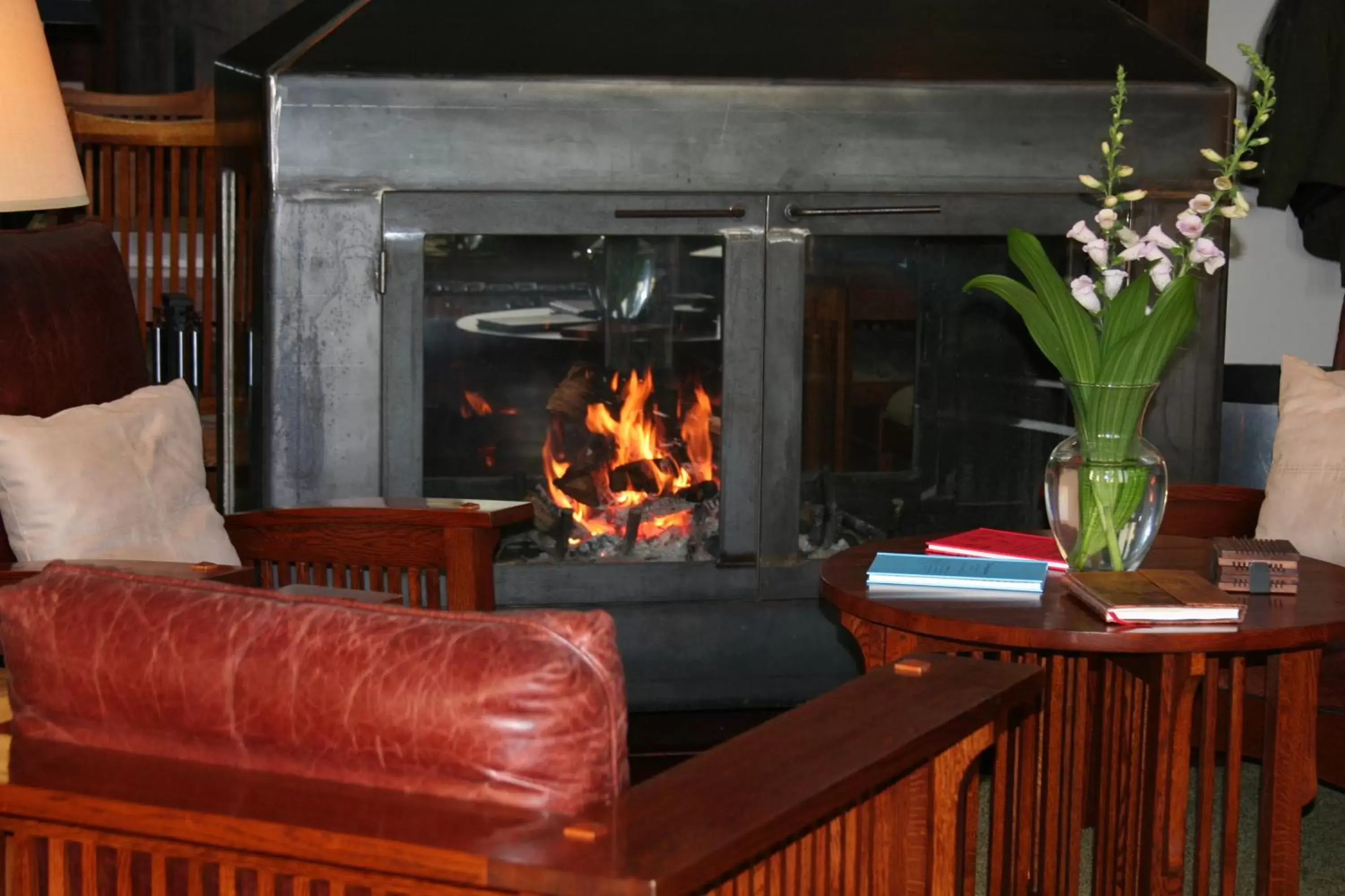 Communal lounge/ TV room, Seating Area in Brewery Gulch Inn