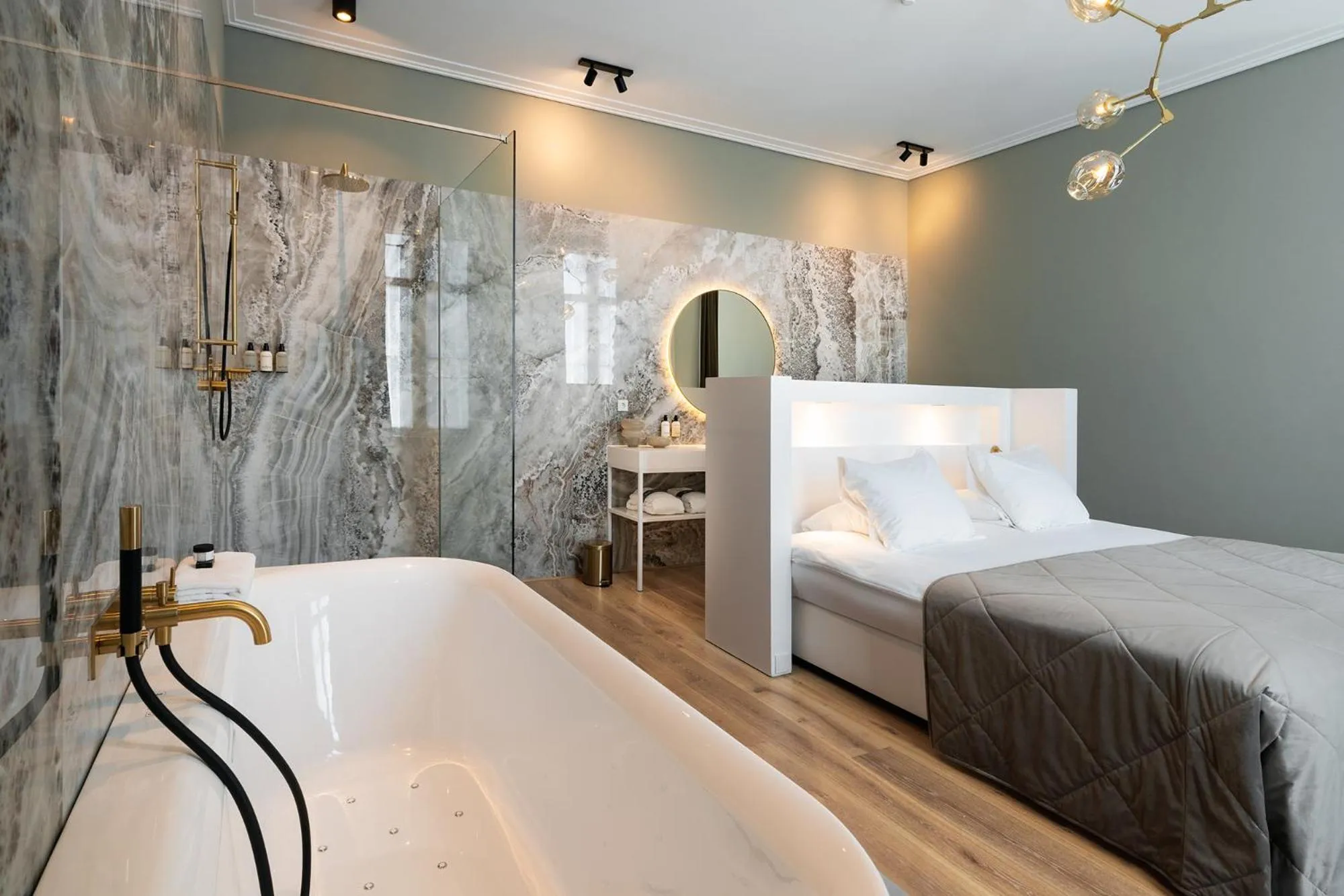 Bathroom, Bed in Het Arresthuis