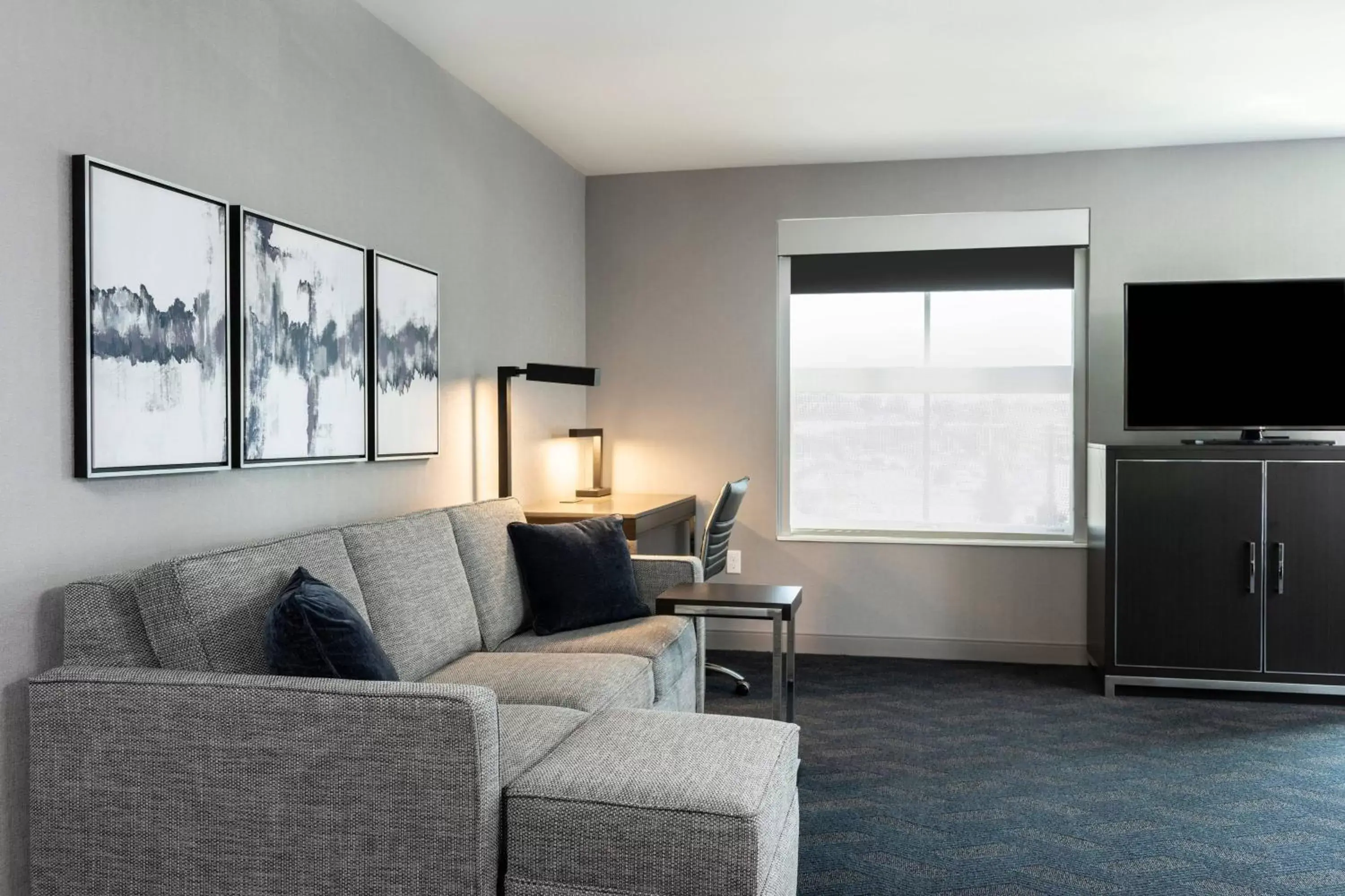 Bedroom, Seating Area in Residence Inn by Marriott Boston Logan Airport/Chelsea