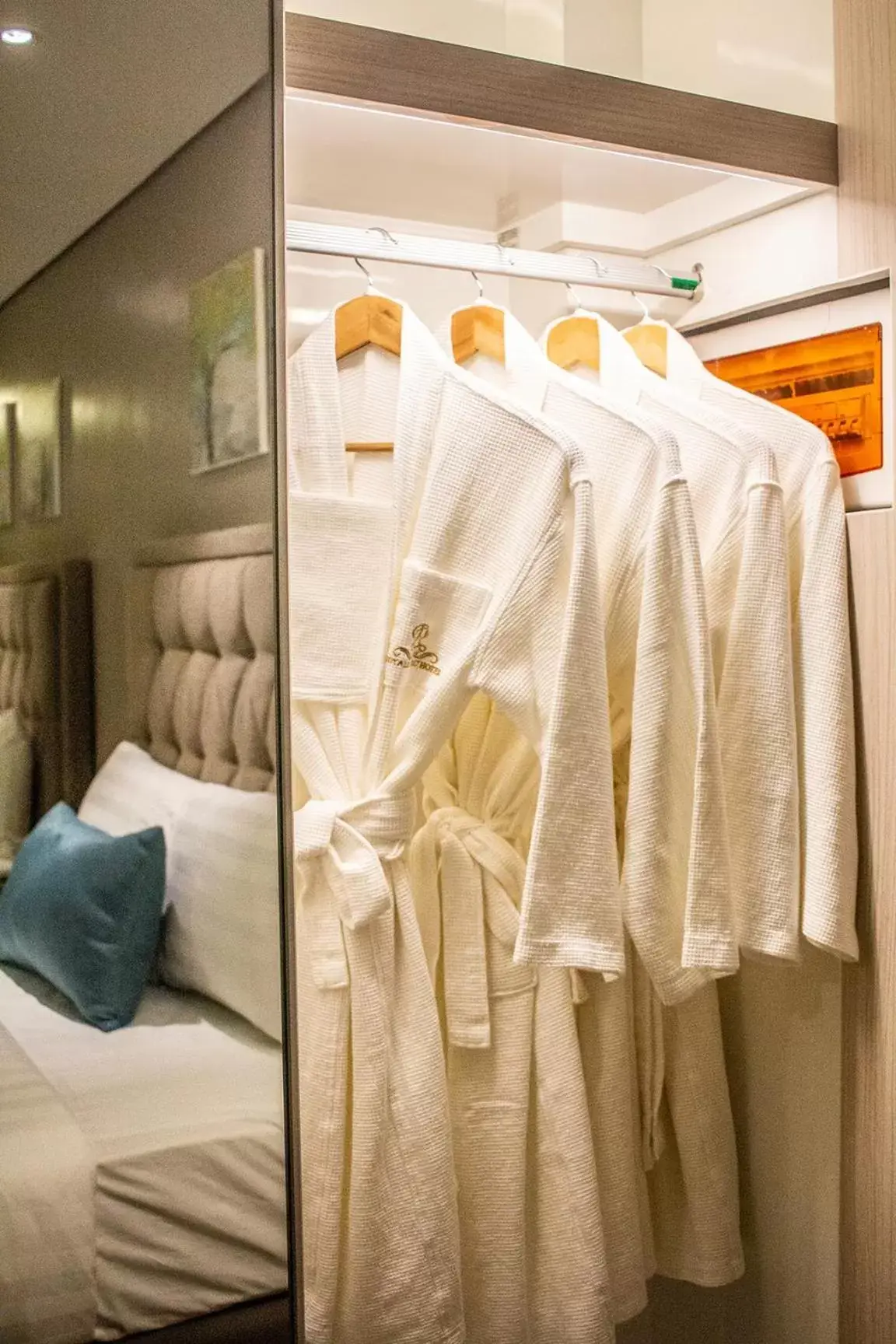 wardrobe, Bed in Royale Parc Hotel Tagaytay