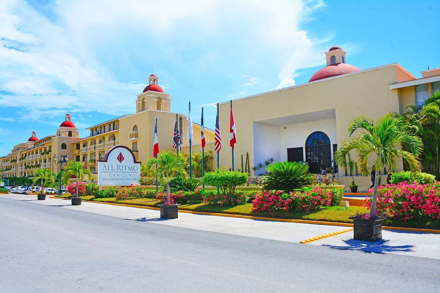 Property building in All Ritmo Cancun Resort & Water Park