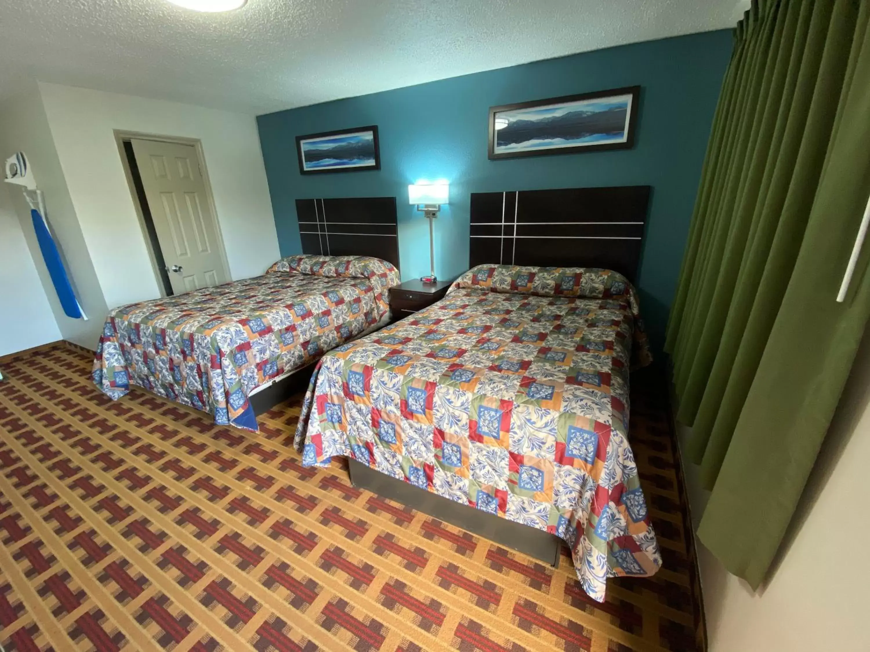 Bed in Lodge Inn Wrightstown - Fort Dix