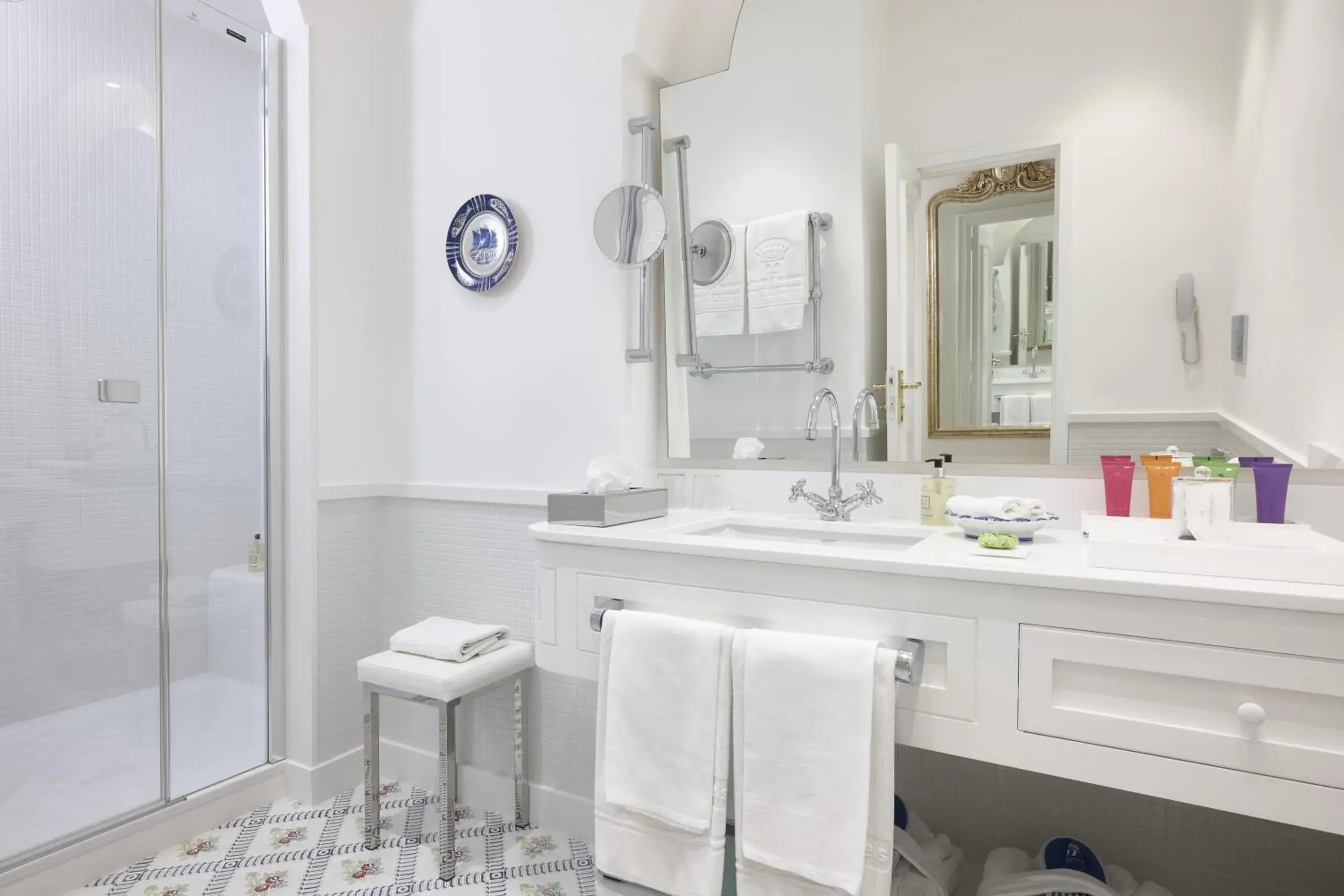 Toilet, Bathroom in Grand Hotel Ambasciatori