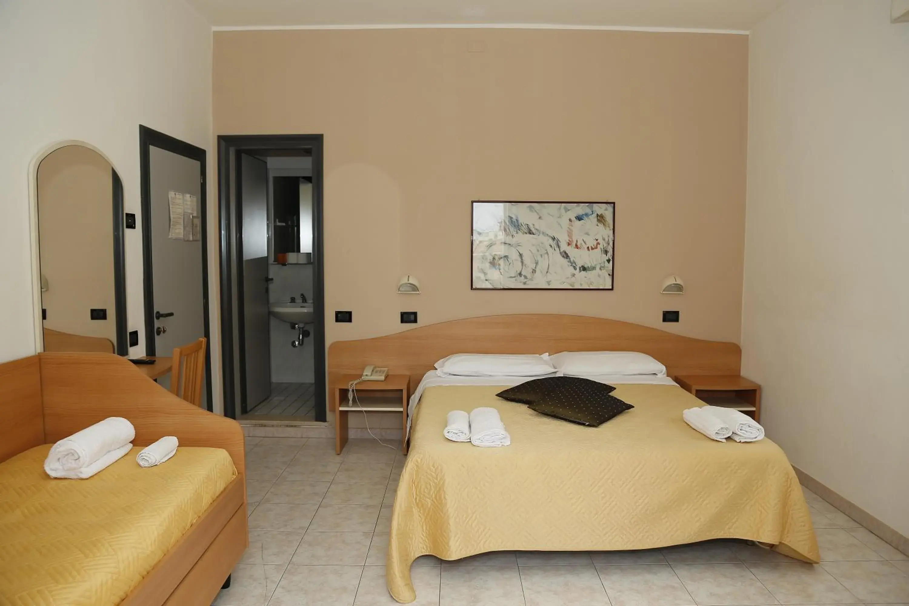 Bedroom, Room Photo in Hotel Villa Dina