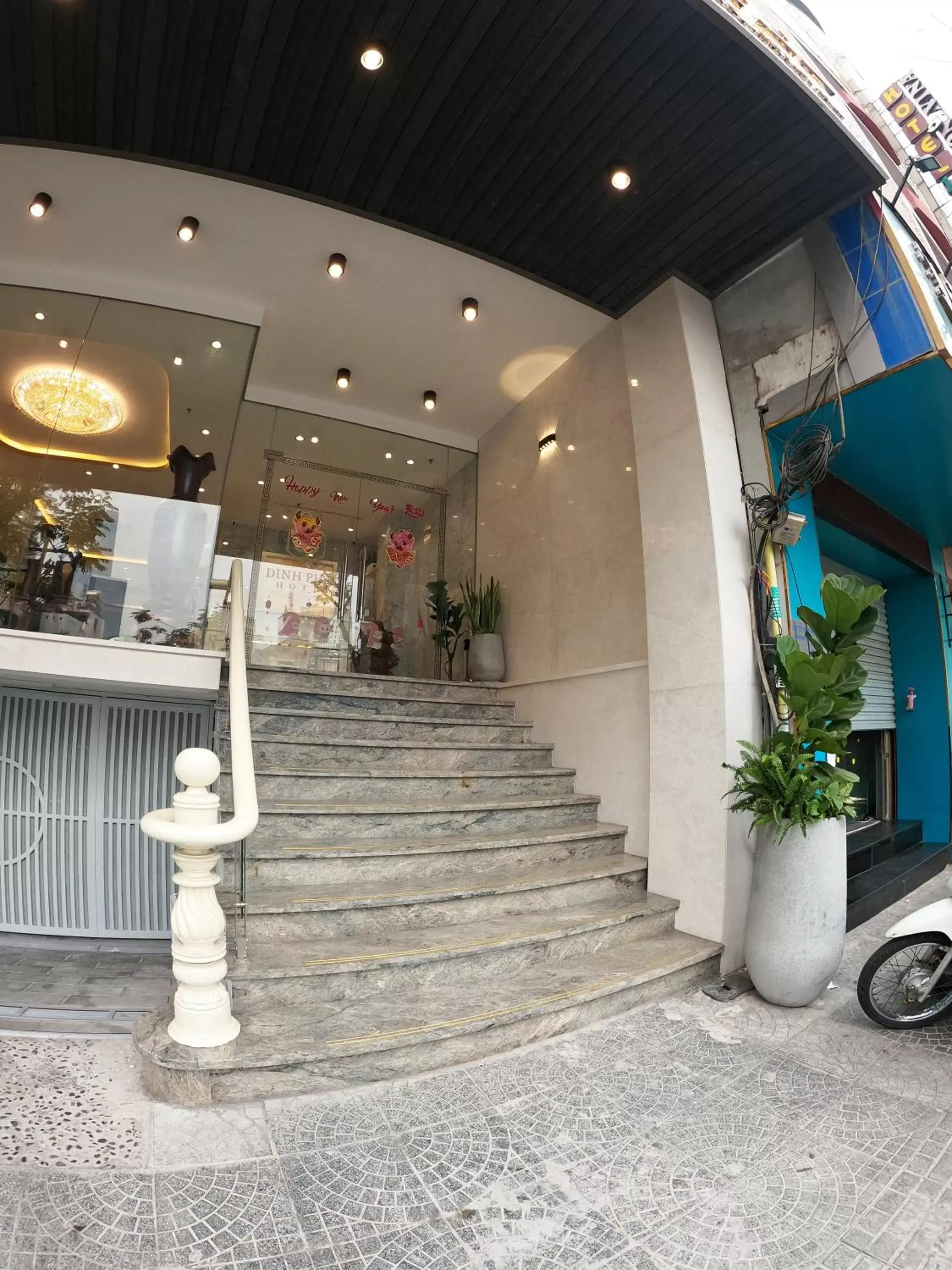 Property building in Dinh Phat Hotel Property building in Dinh Phat Hotel