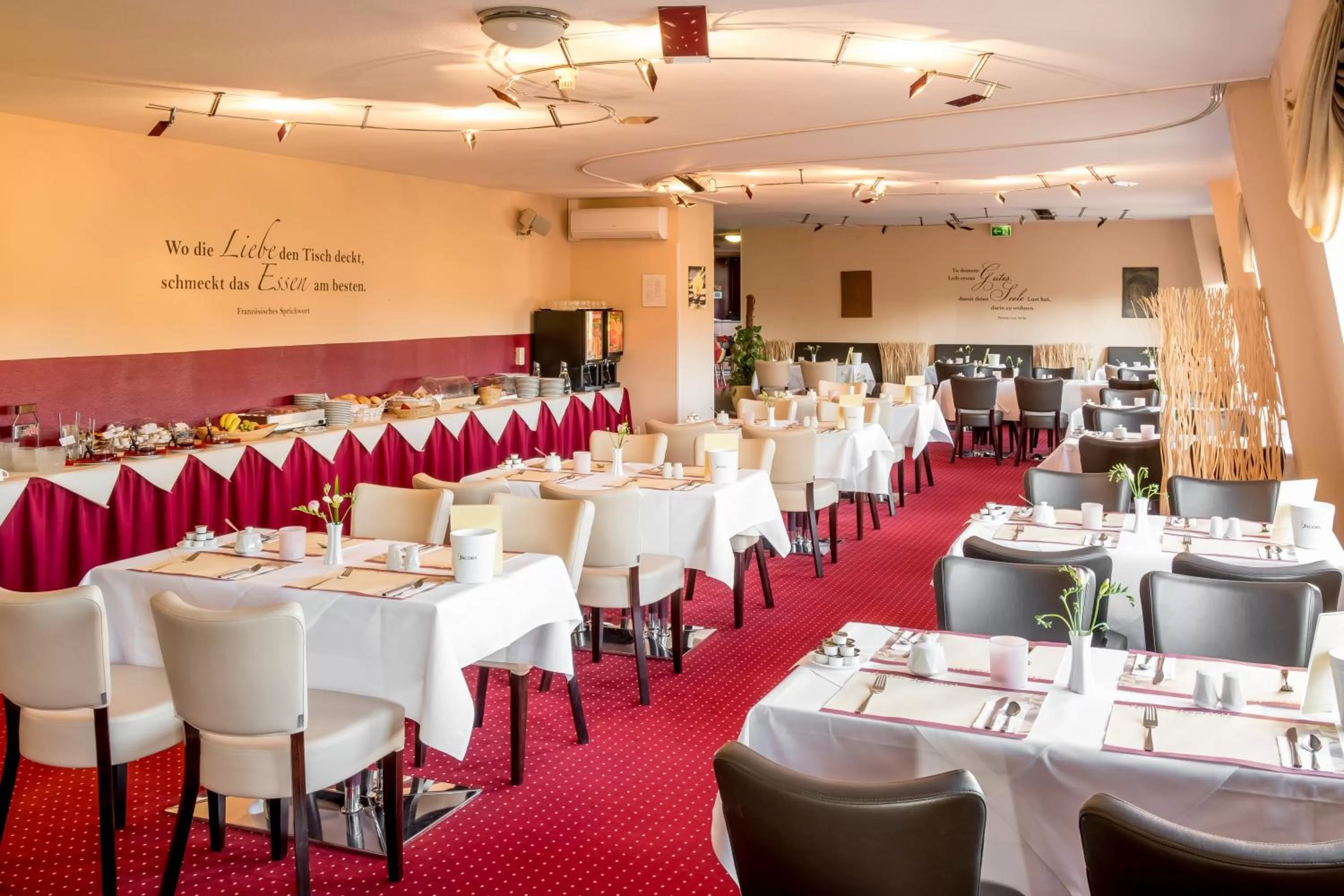 Breakfast in Hotel Stadtfeld