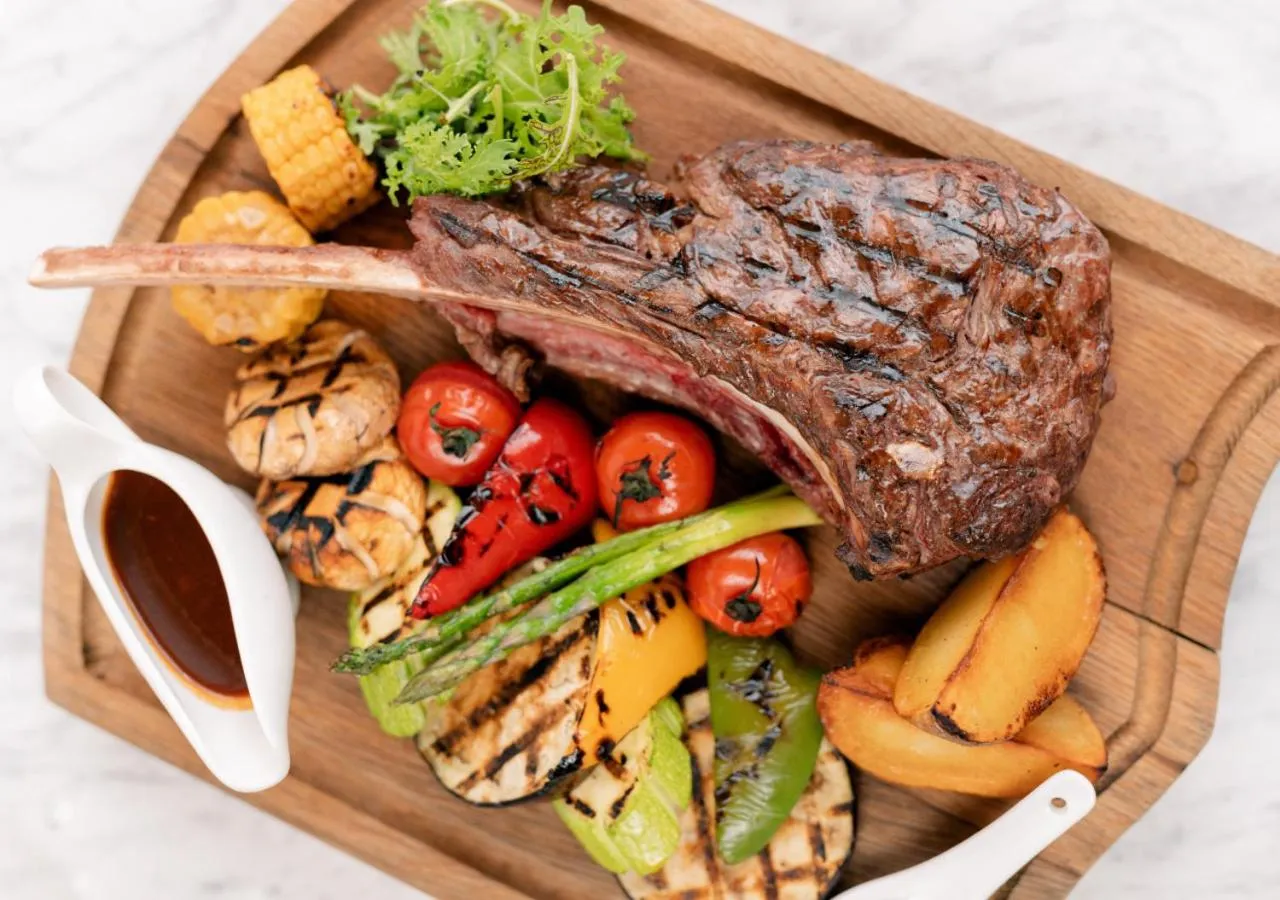 Restaurant/places to eat in Teleferic Grand Hotel