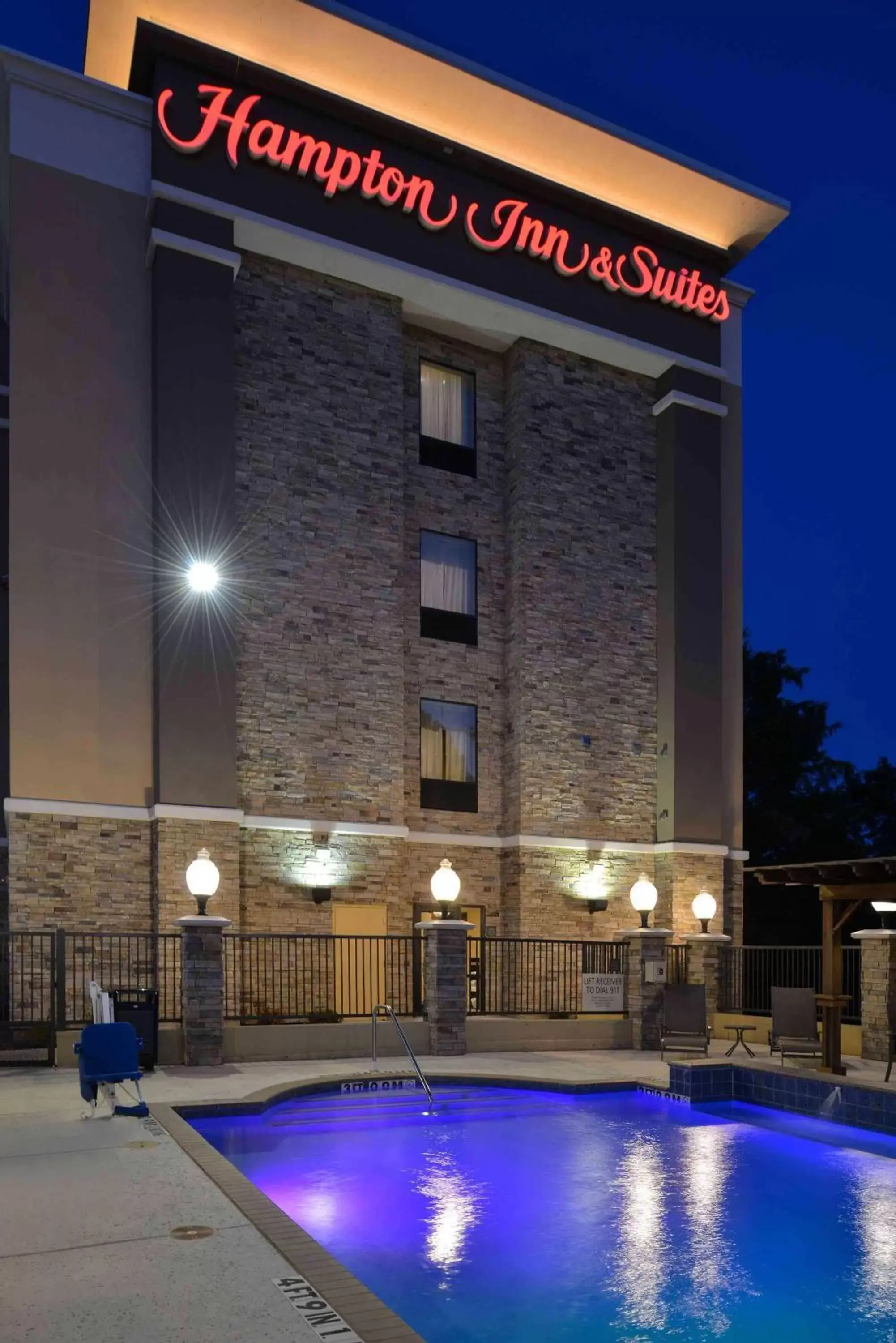 Pool view, Swimming Pool in Hampton Inn & Suites Dallas Market Center