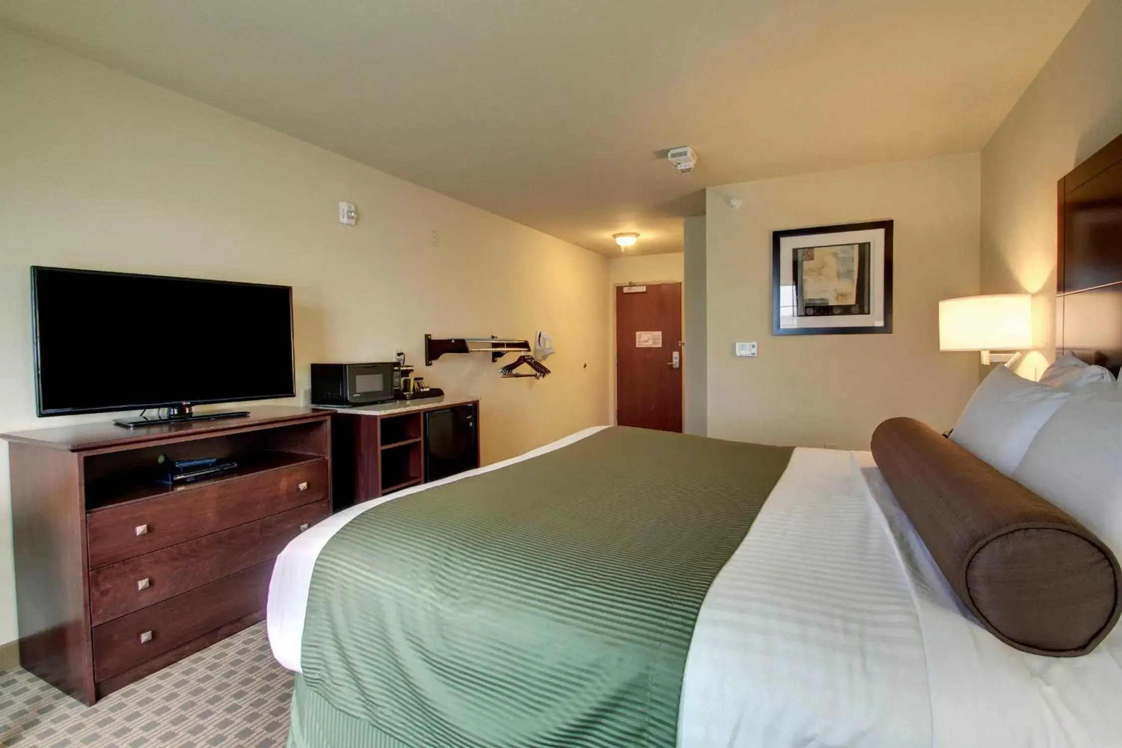 Bed in Cobblestone Inn & Suites - Avoca