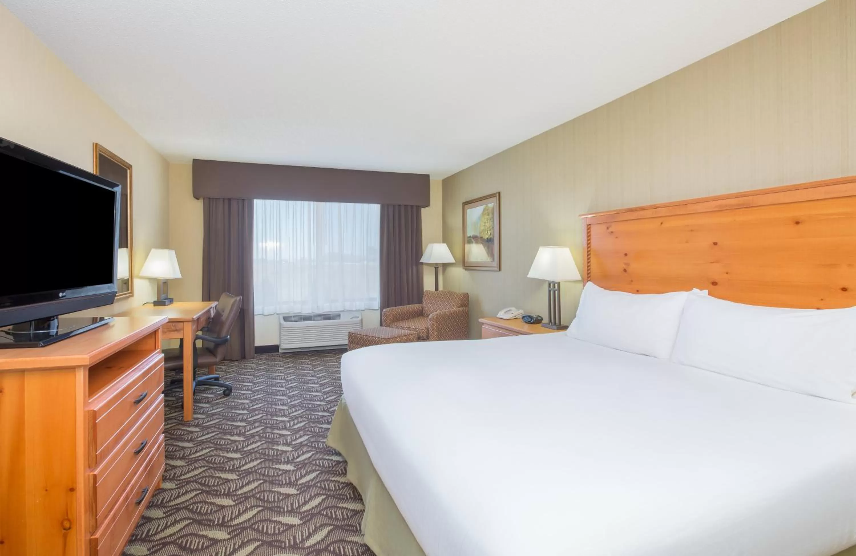 Photo of the whole room, Bed in Holiday Inn Express Billings East by IHG