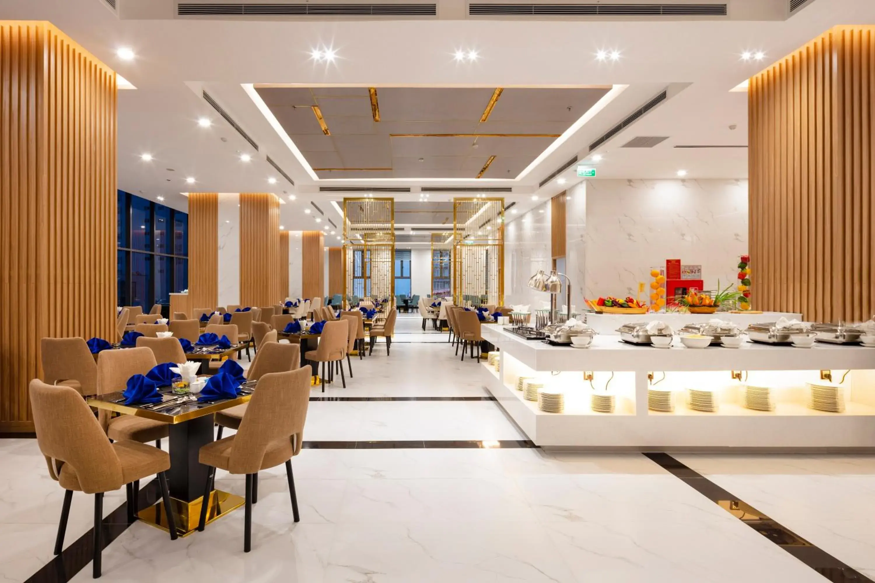 Restaurant/Places to Eat in Virgo Hotel