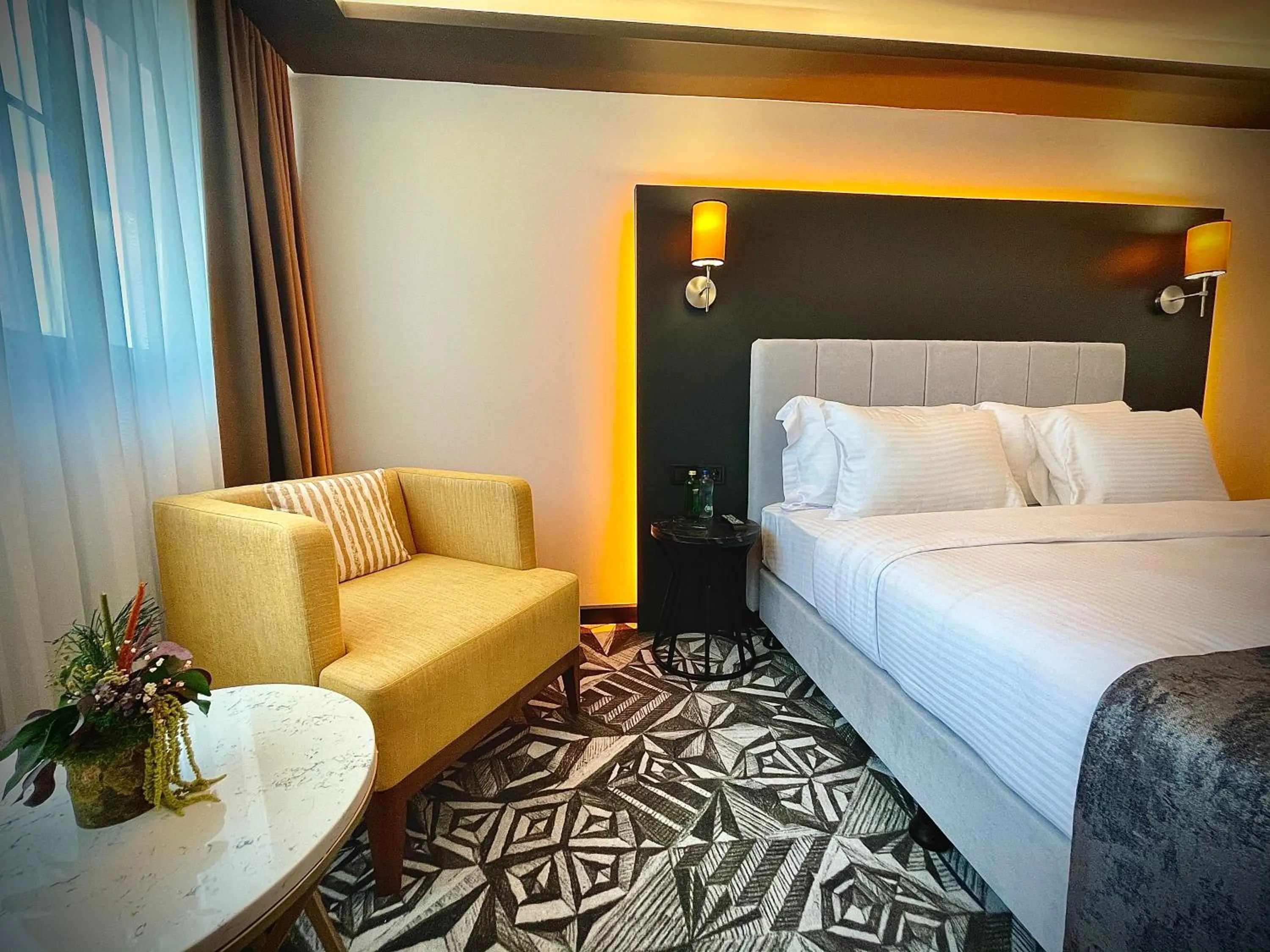 Bedroom, Bed in Weingart Istanbul