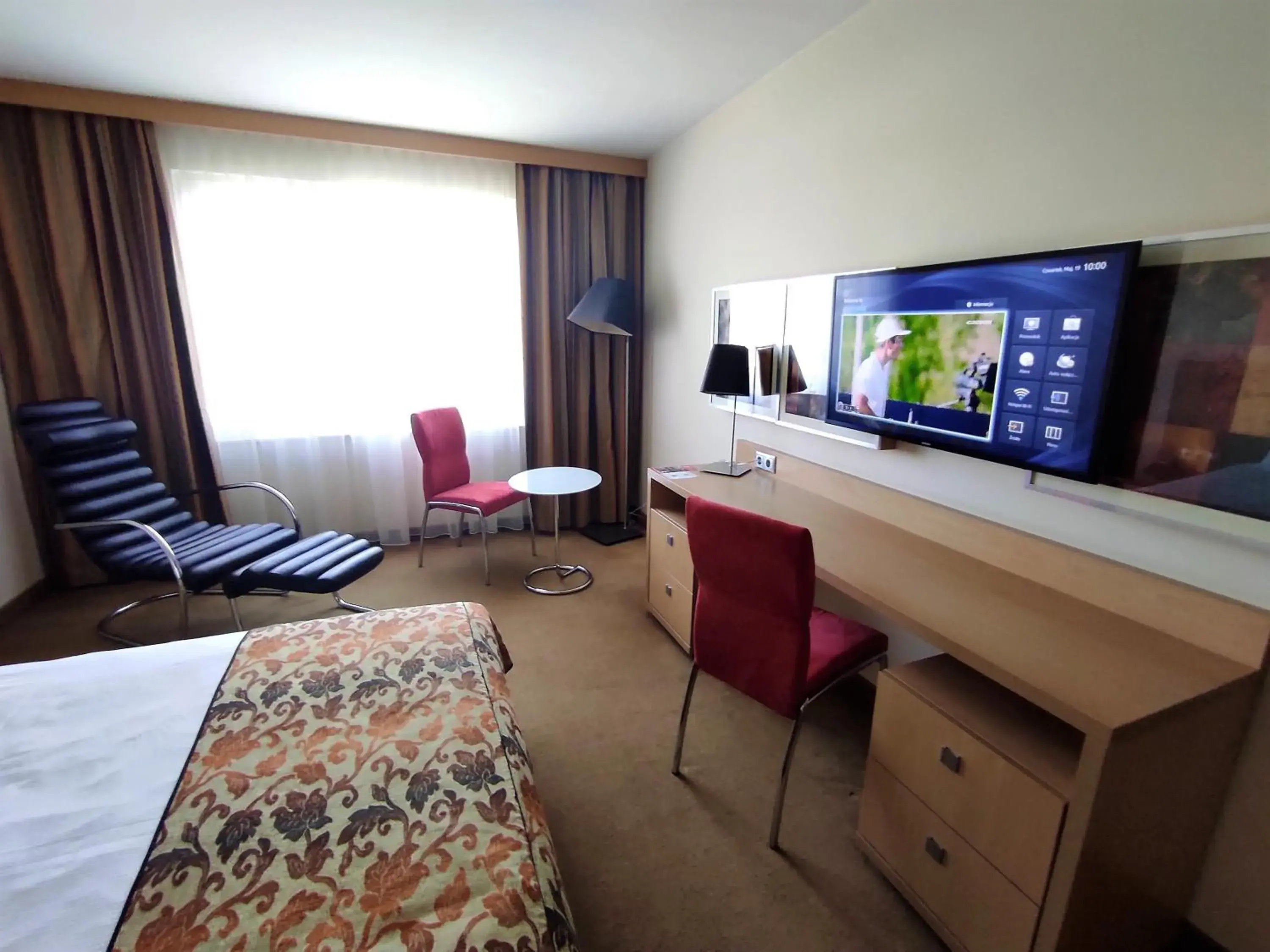 TV and multimedia, TV/Entertainment Center in Hotel HP Park