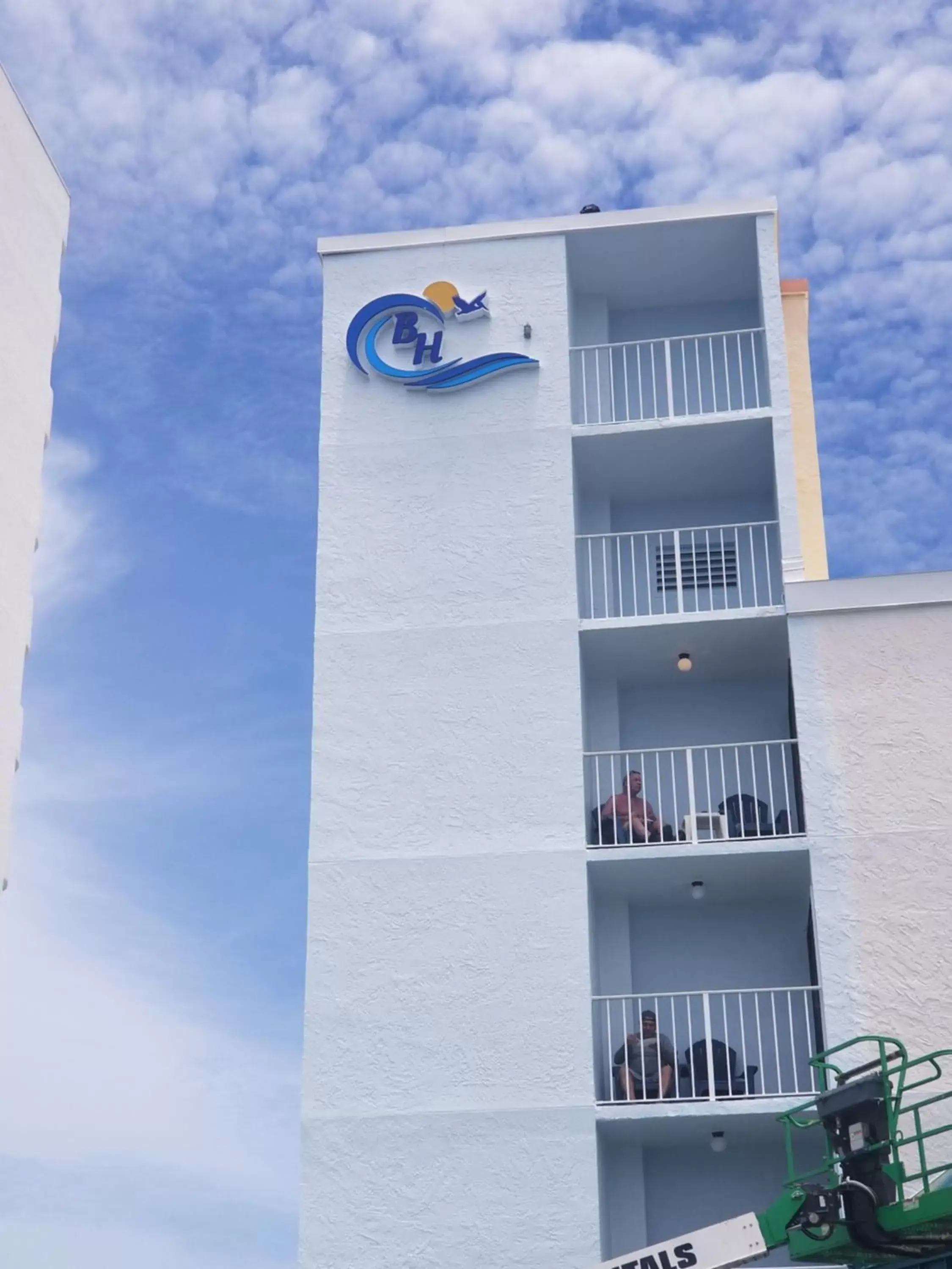 Property Building in Beachside Hotel - Daytona Beach