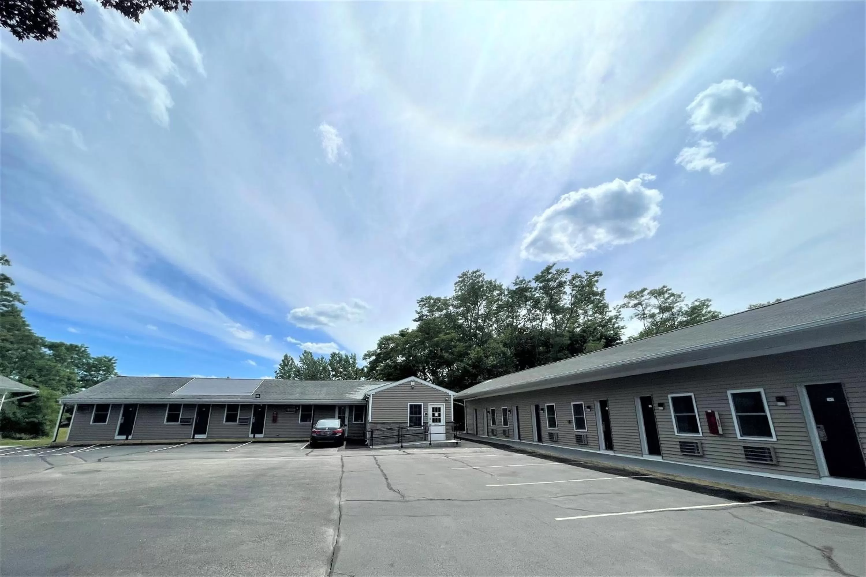 Property building in Shangri-La Motel