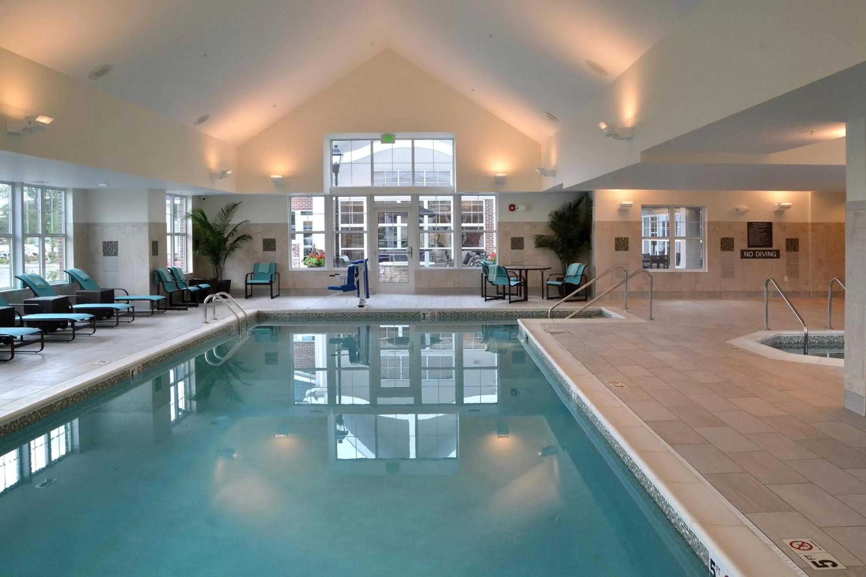 Swimming Pool in Residence Inn by Marriott Akron Fairlawn