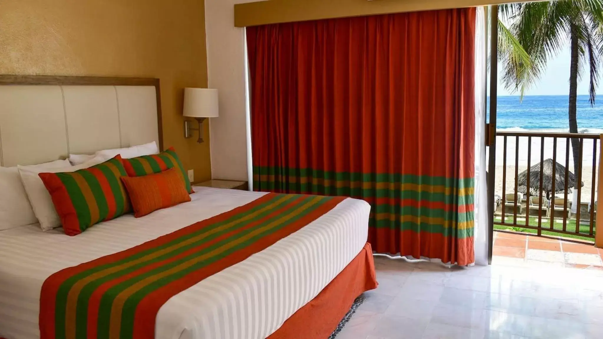 Photo of the whole room, Bed in Tesoro Ixtapa All Inclusive