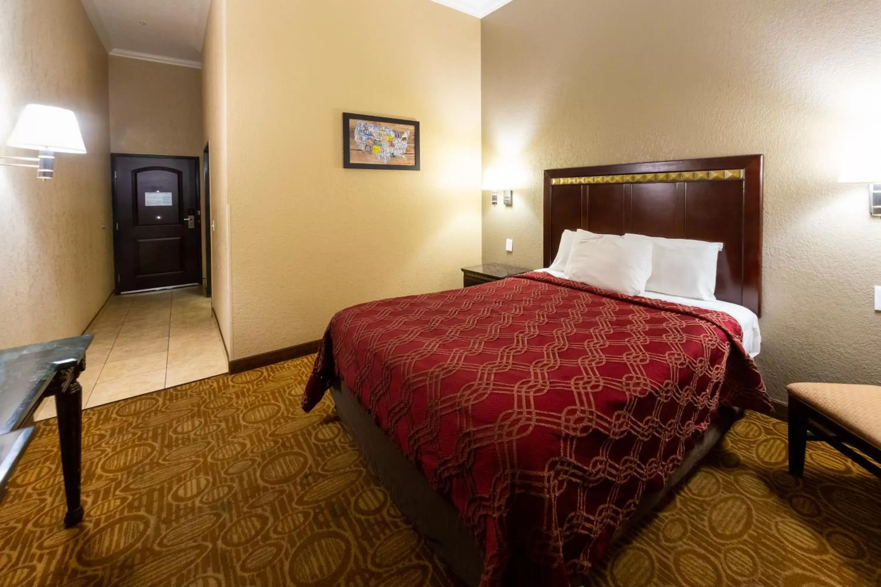 Queen Room - Accessible/Nonsmoking in Econo Lodge Inn & Suites Fallbrook Downtown