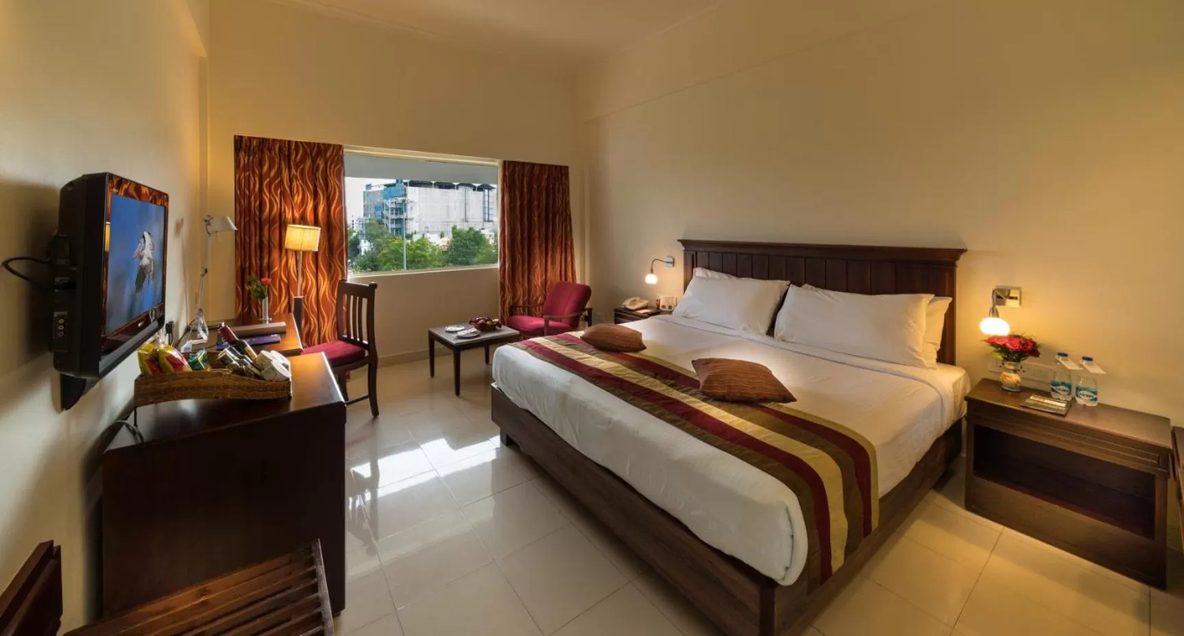 Photo of the whole room, Bed in Fortune Pandiyan Hotel, Madurai - Member ITC Hotels' Group