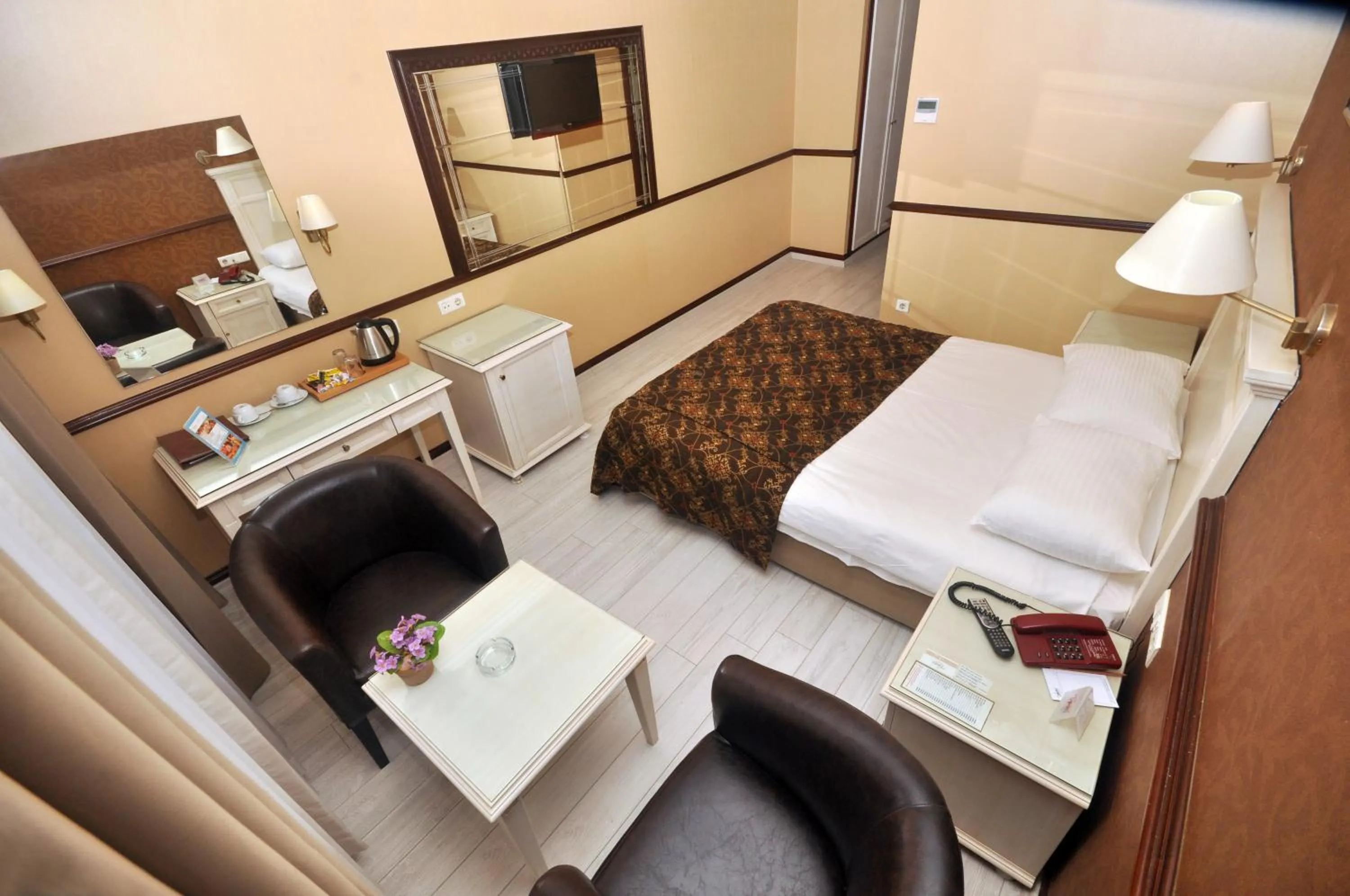 Photo of the whole room, Bed in Topkapi Inter Istanbul Hotel