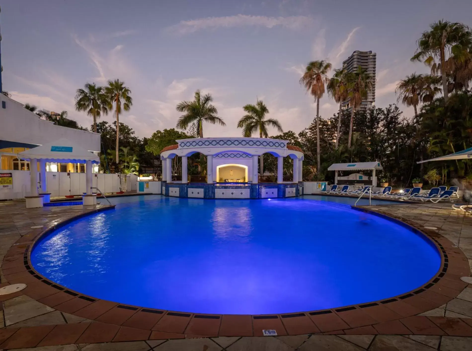 Swimming Pool in Bel Air on Broadbeach